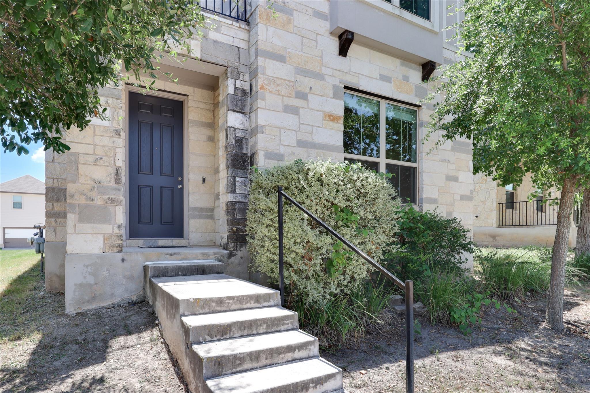 2929 Harvester LN — photo 3