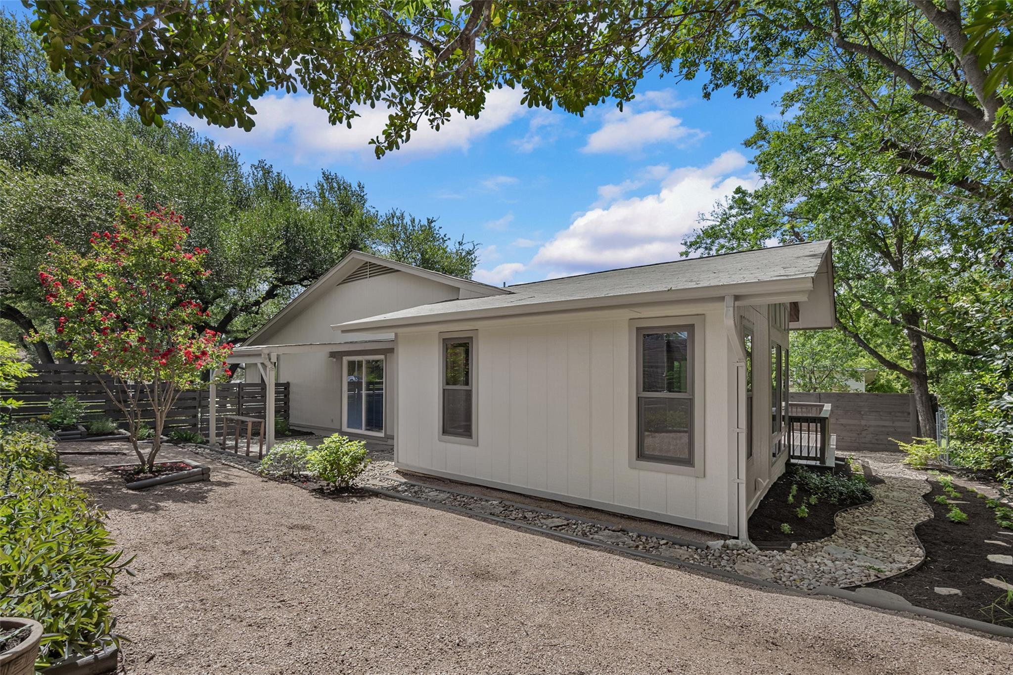 3211 Canter LN — photo 4