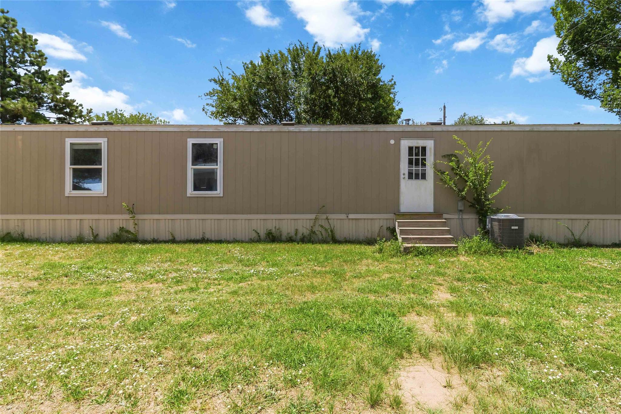 908 Turney LN — photo 3