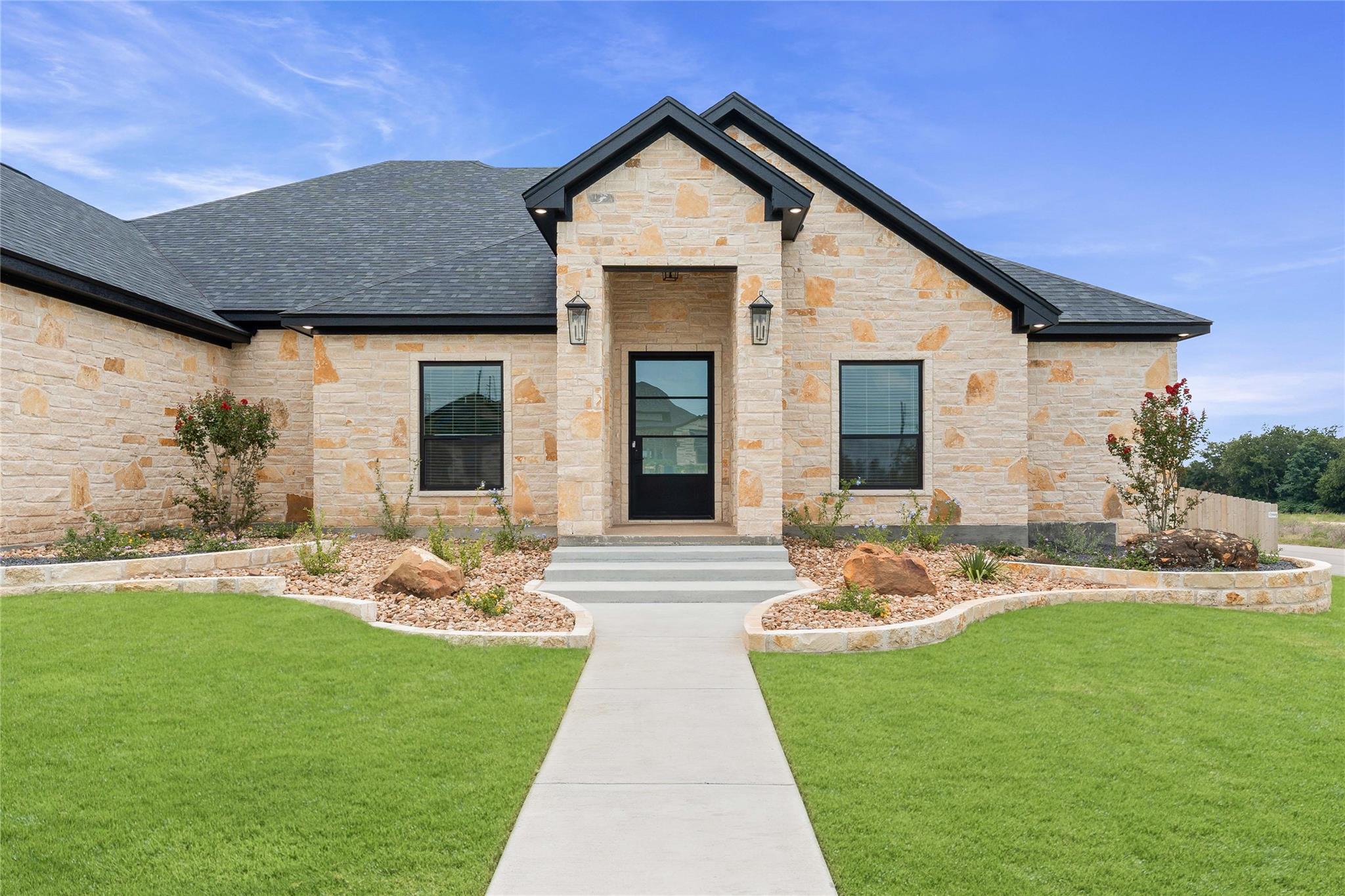 302 Rodeo RD — photo 3