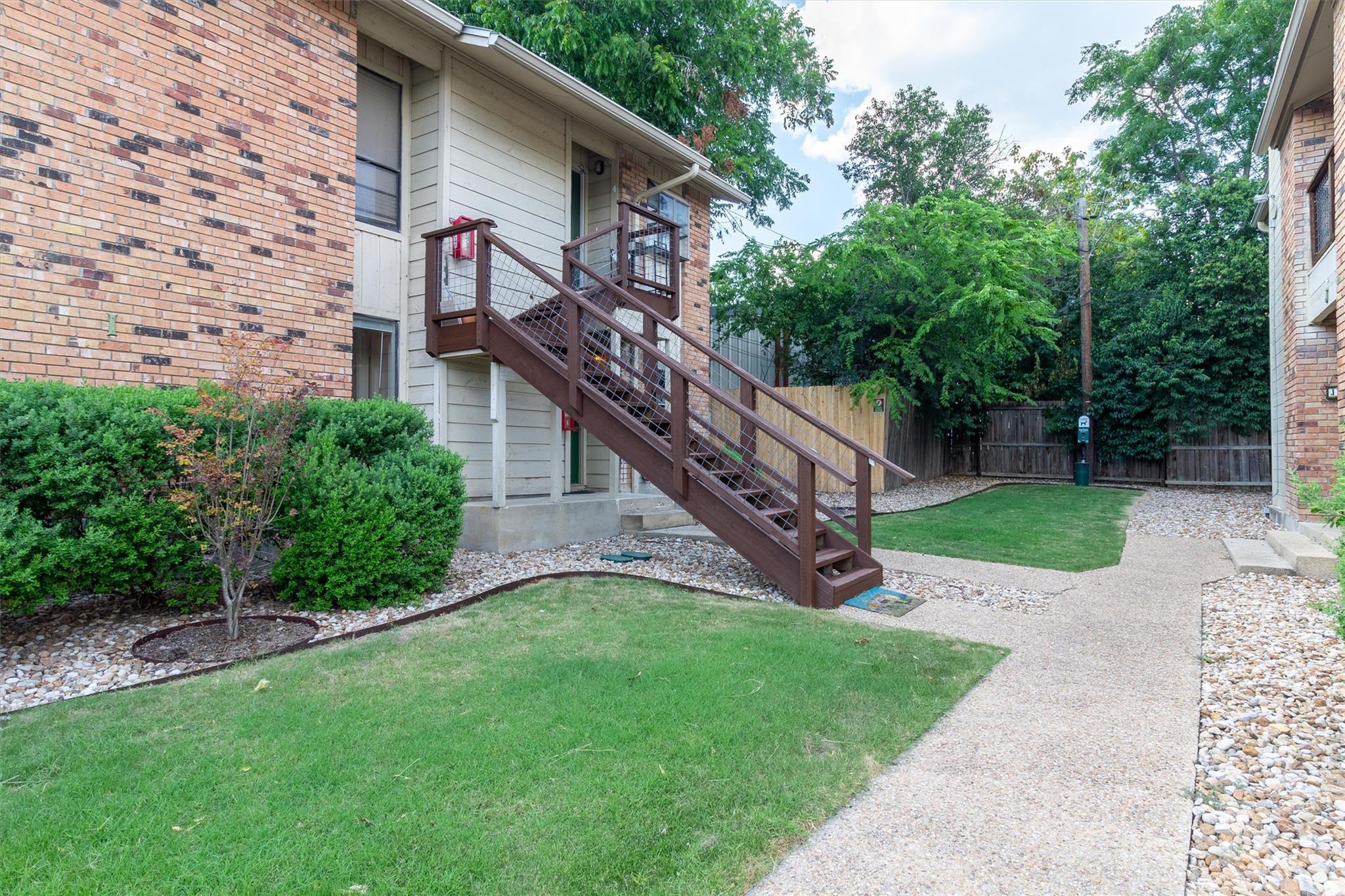 421 San Antonio ST #i 2 — photo 3