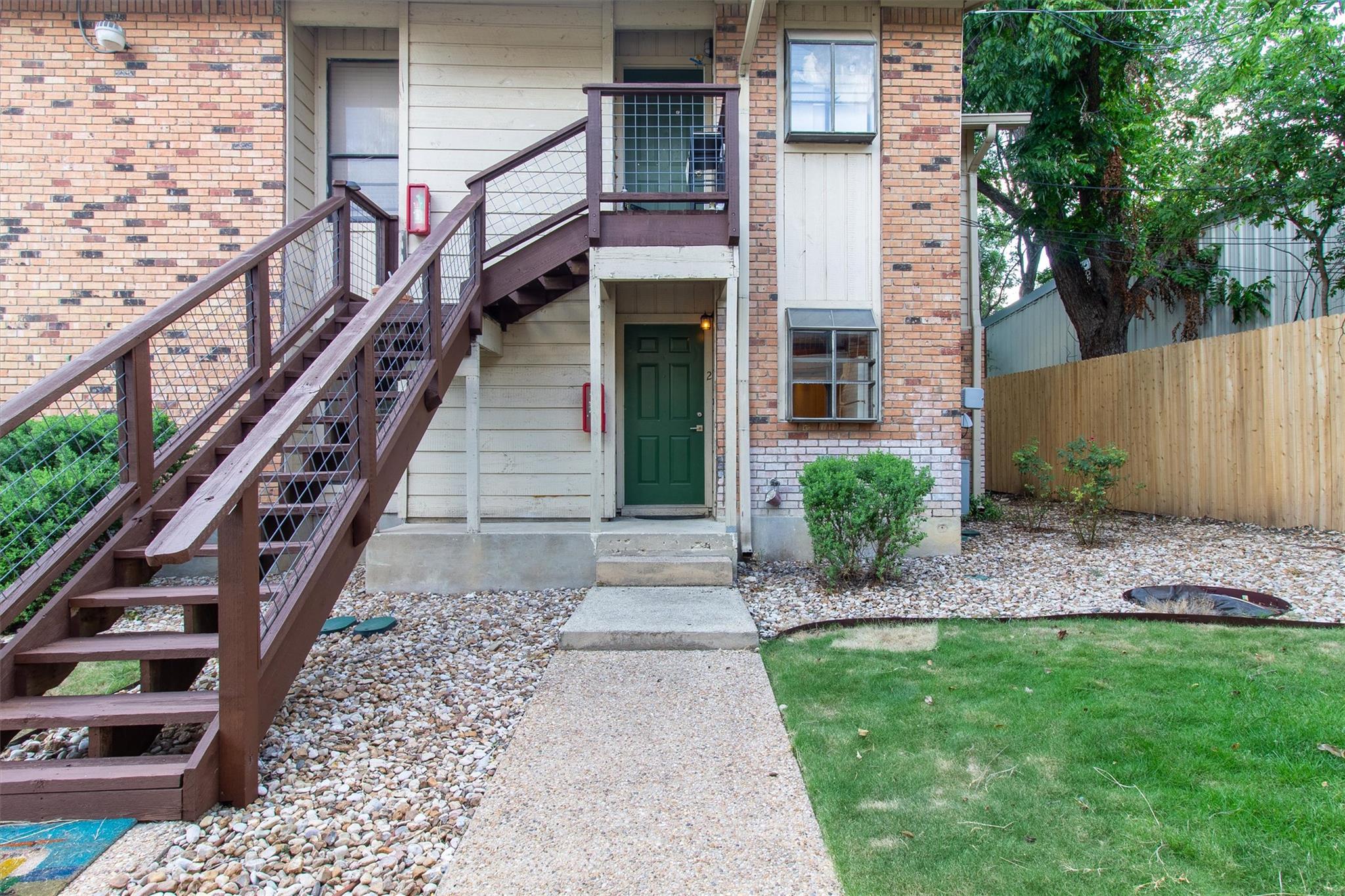 421 San Antonio ST #i 2 — photo 4