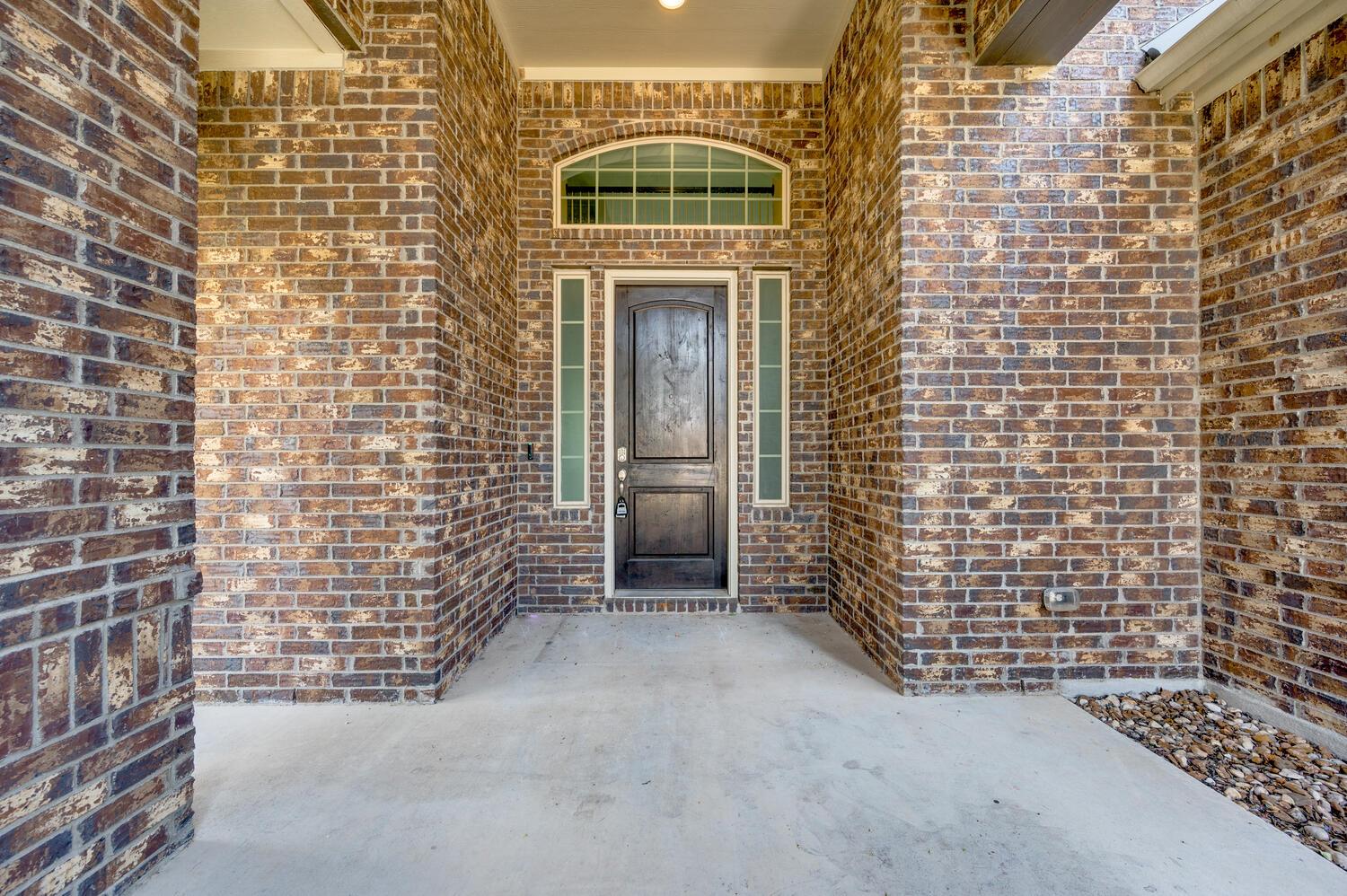 845 Richardson LN — photo 3