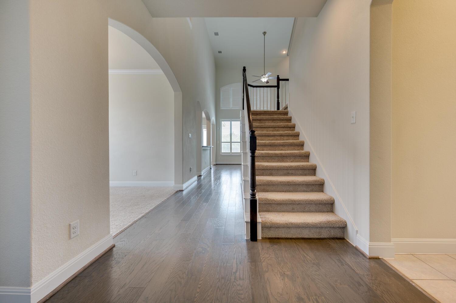 845 Richardson LN — photo 4