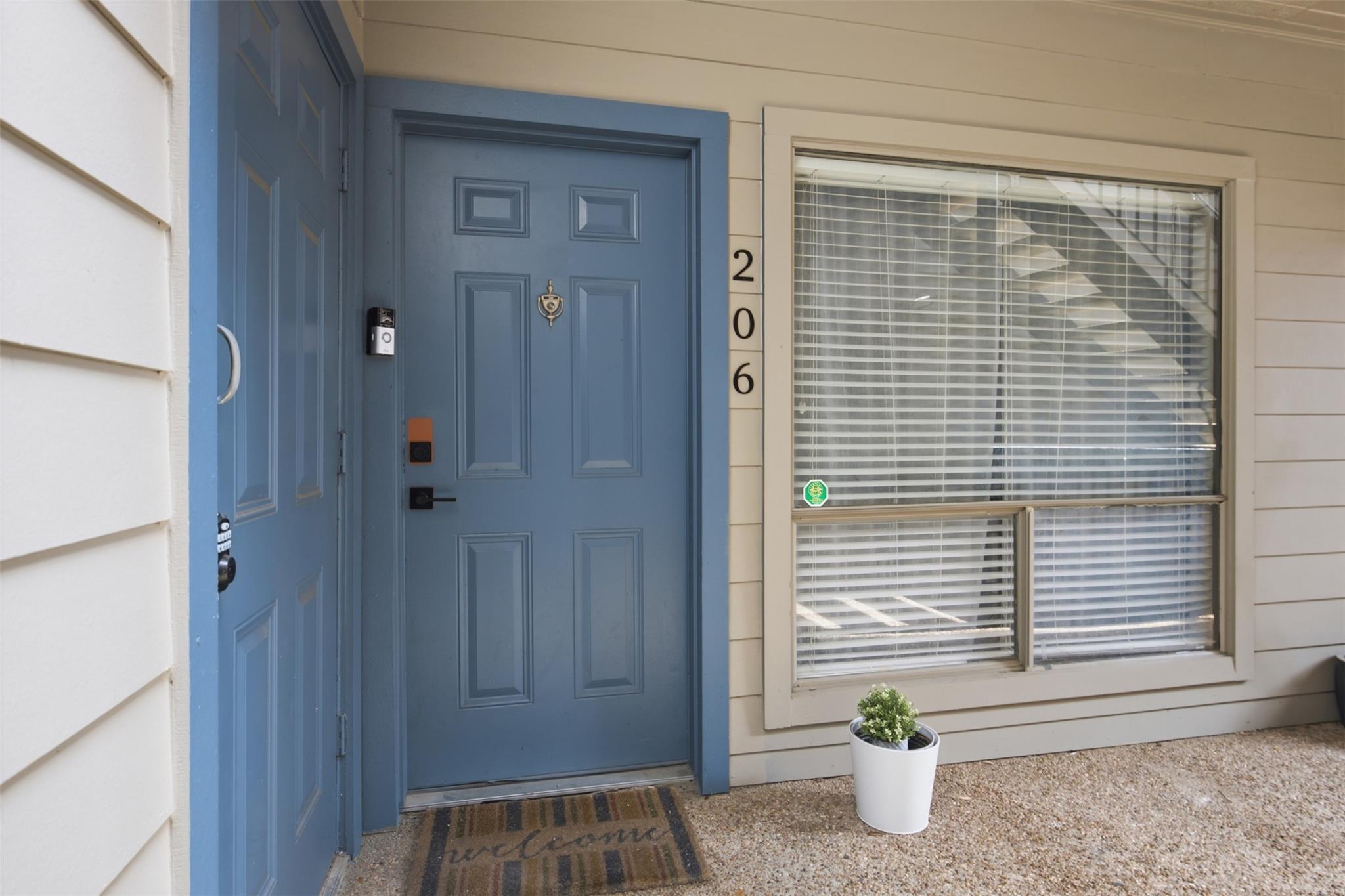 908 Poplar ST #206 — photo 3