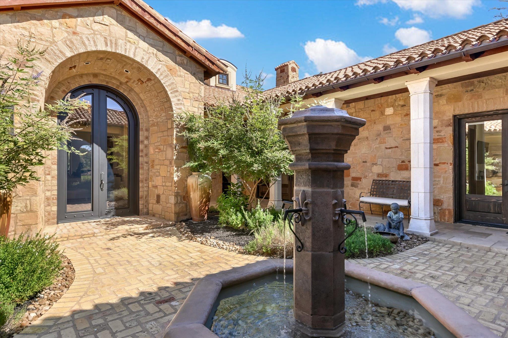 252 LA SERENA LOOP — photo 4
