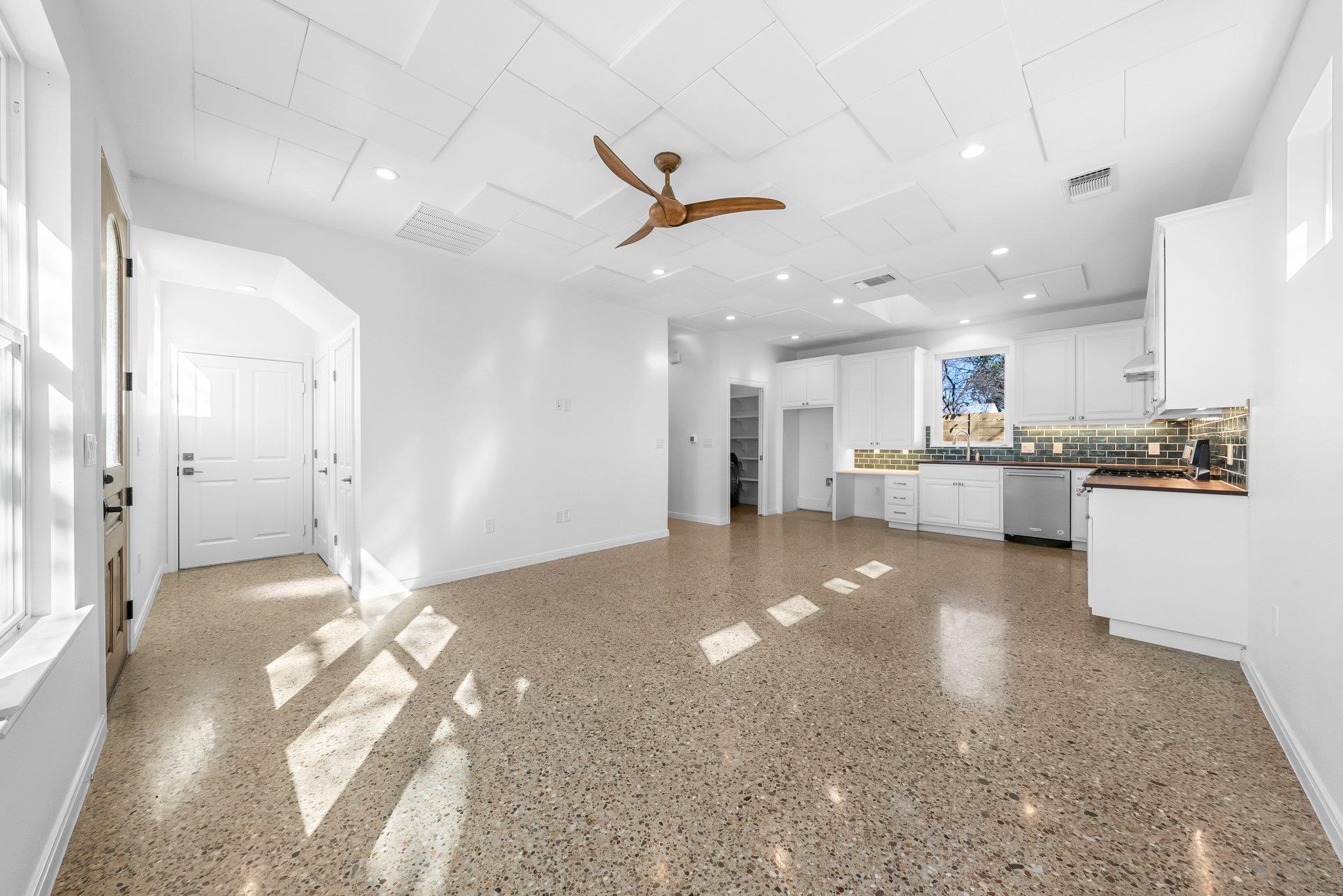 512 Saint Johns Ave #B (back unit) — photo 5