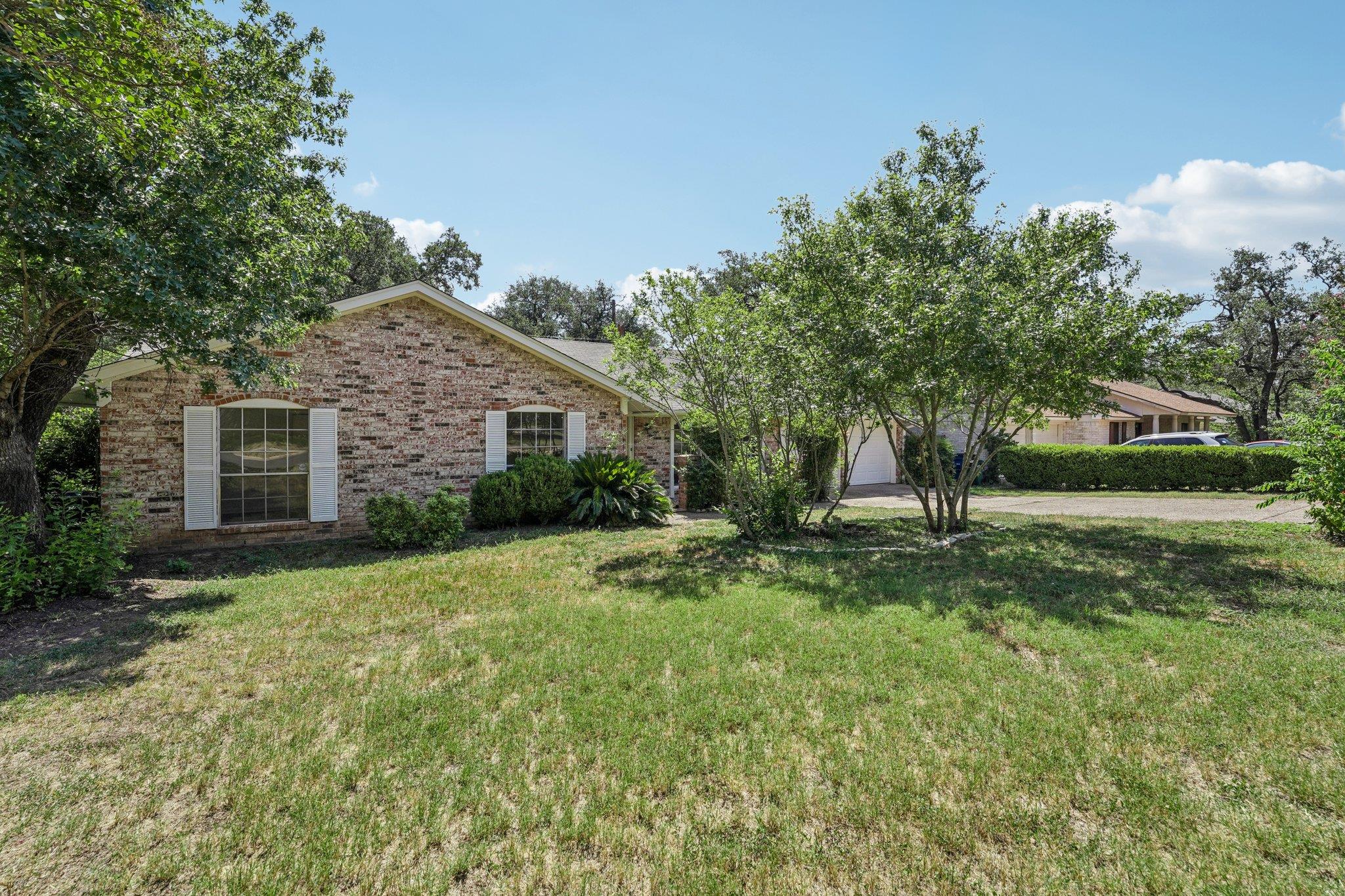11307 Alhambra DR — photo 3