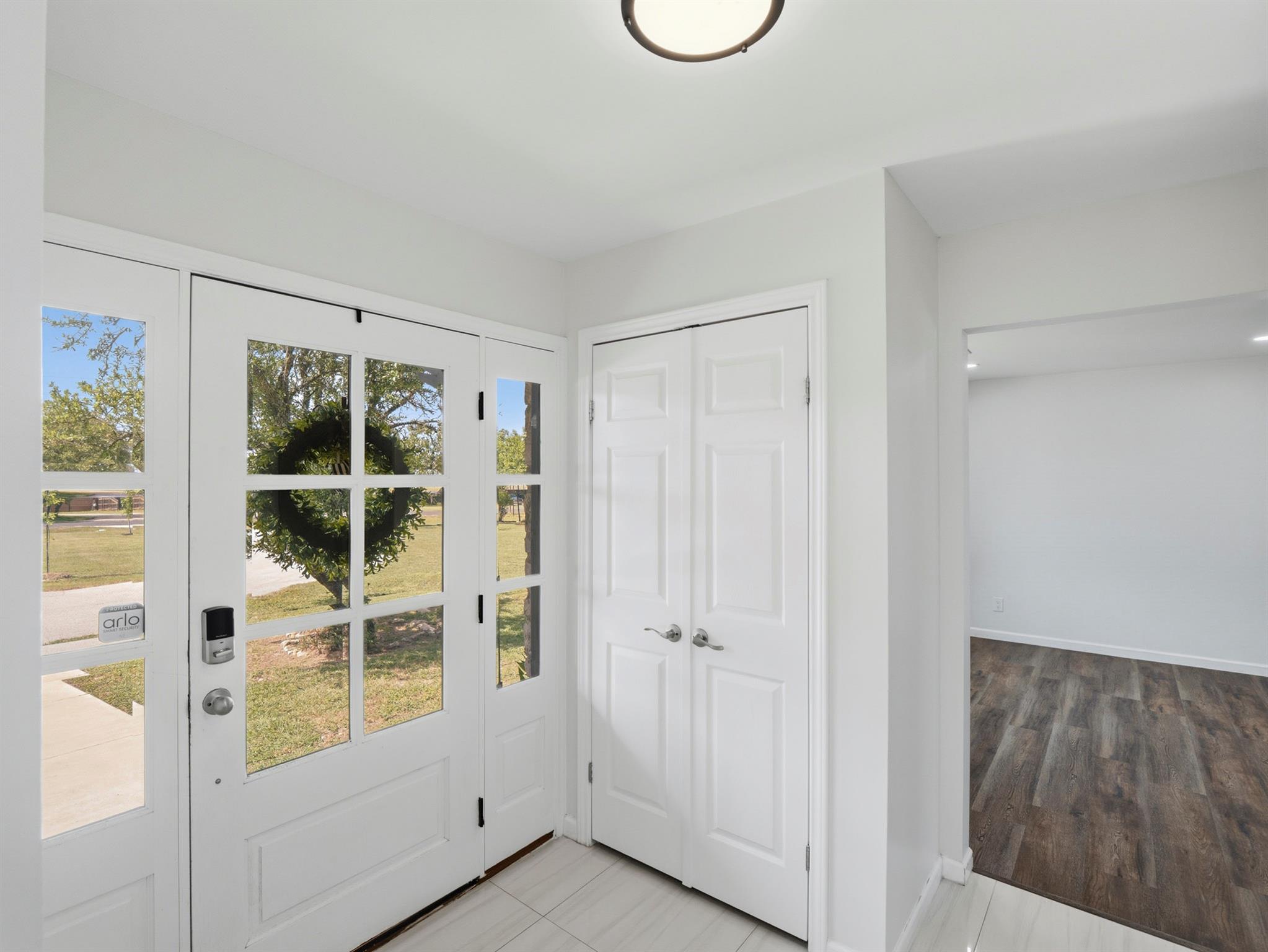 411 Carriage Oaks DR — photo 4