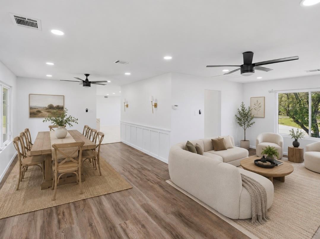 411 Carriage Oaks DR — photo 5