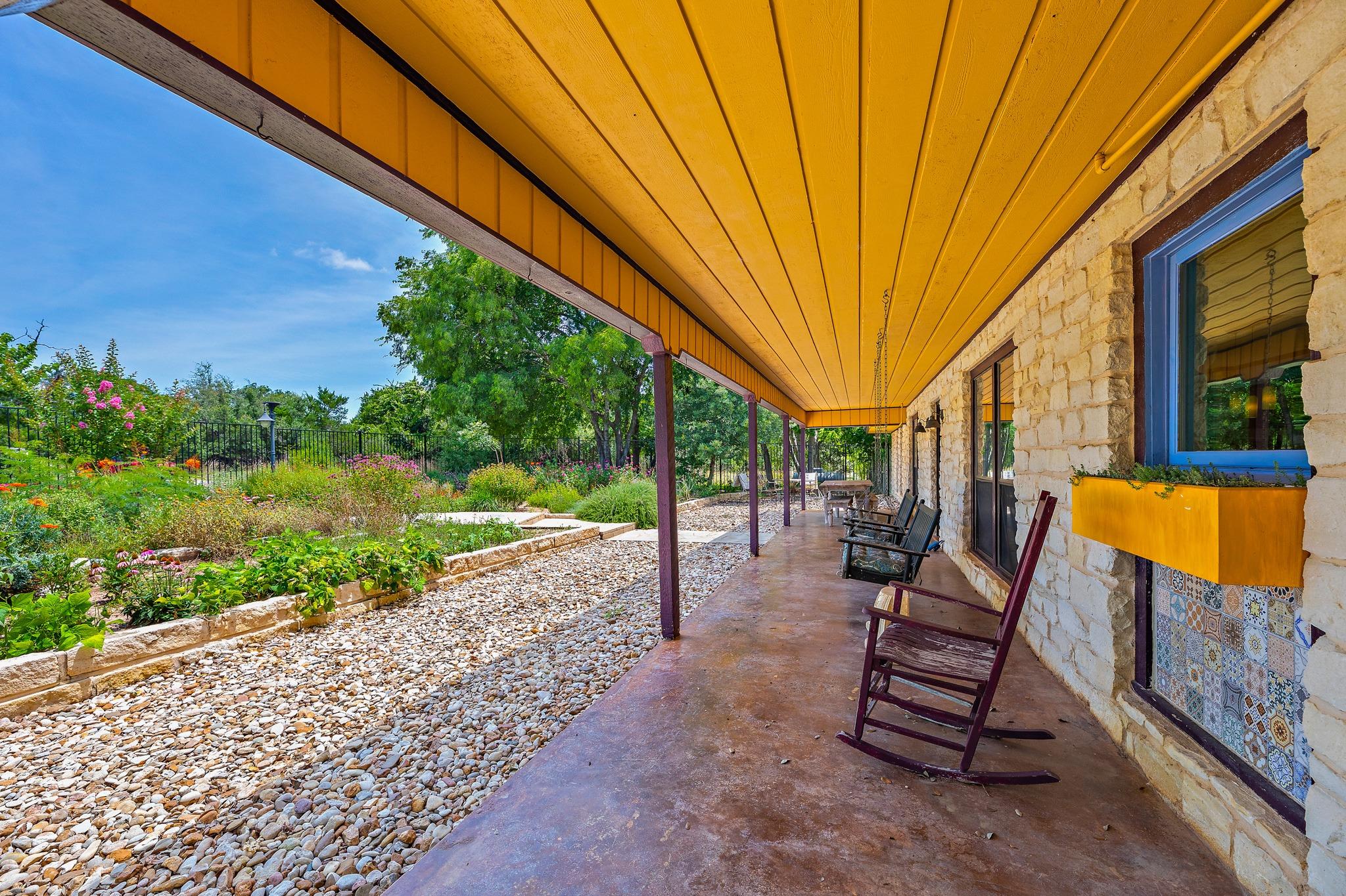 501 Liberty DR — photo 4