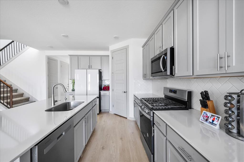 420 Deerpath ST — photo 5