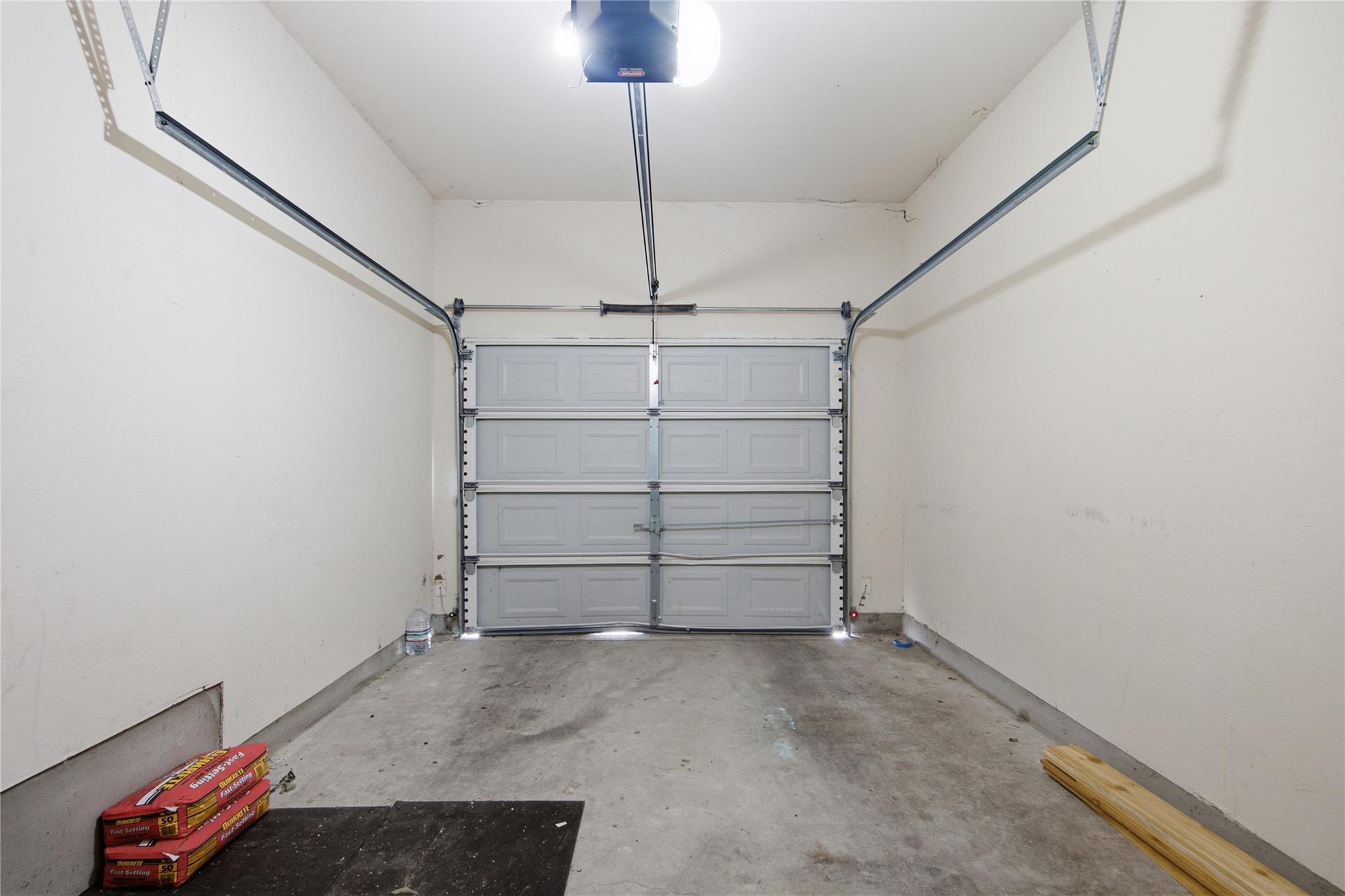 7502 Lazy Creek DR — photo 5