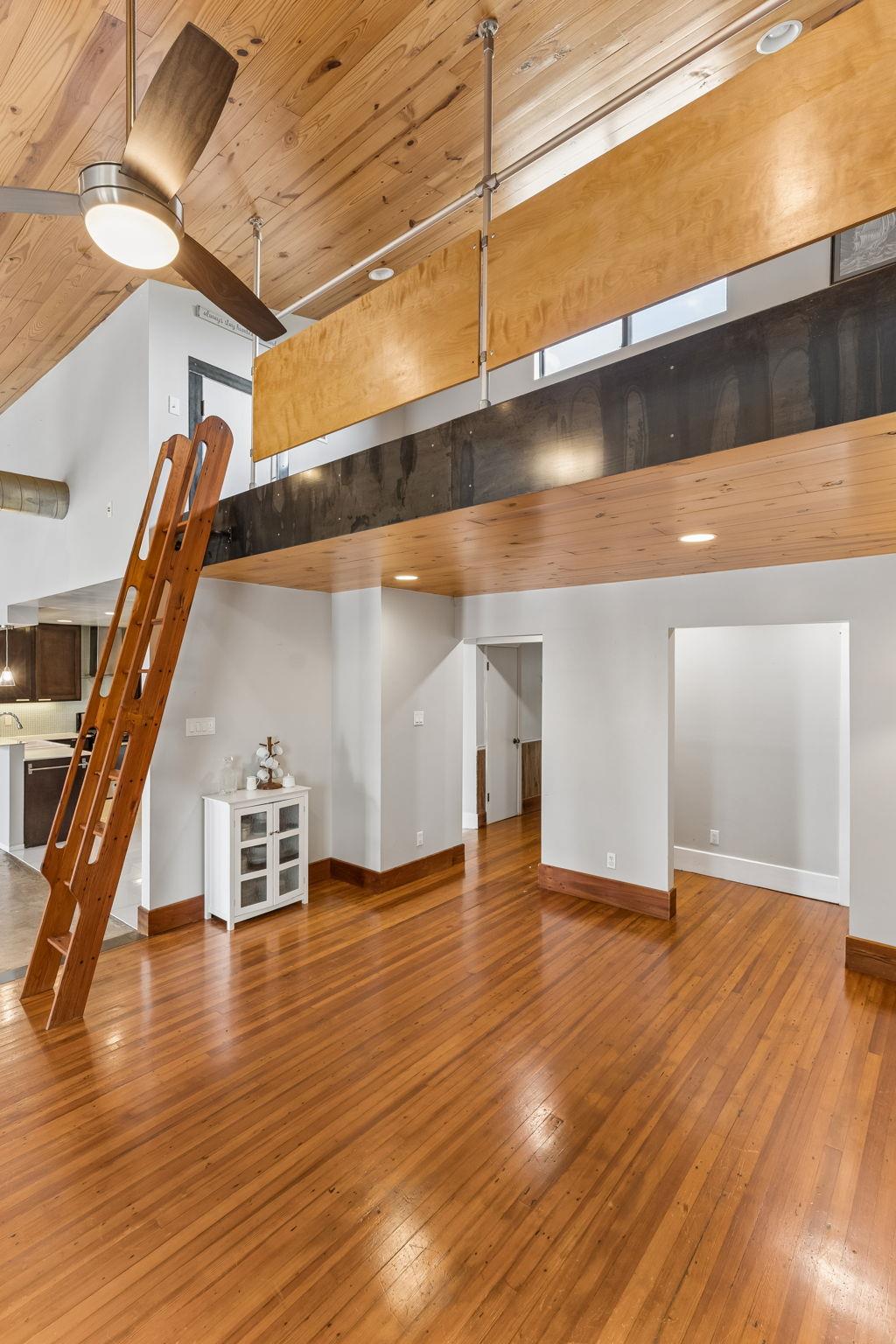 1501 Quail Crest DR — photo 3