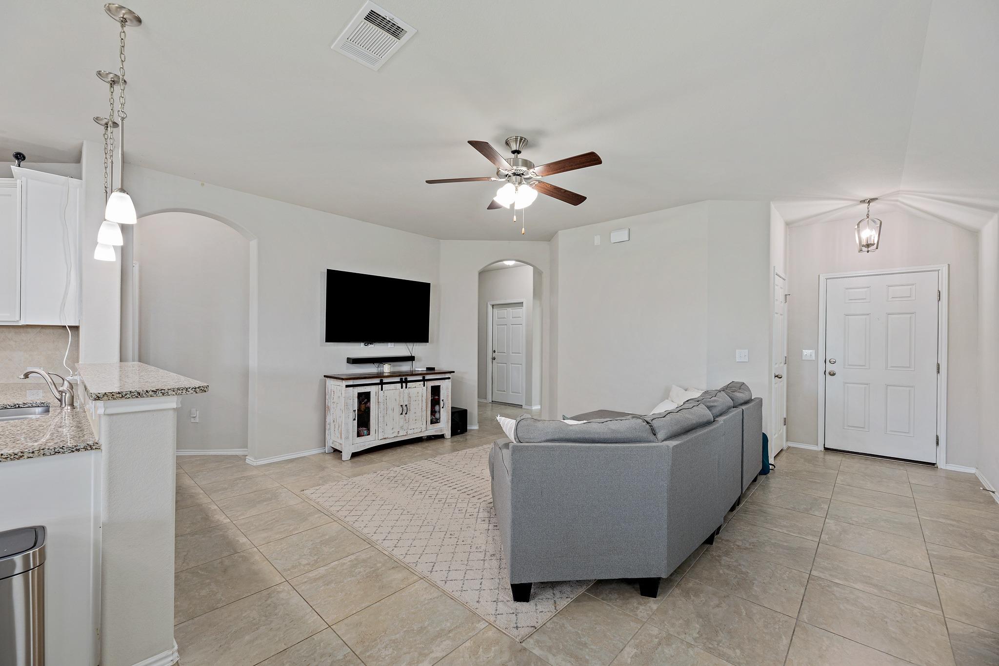 382 Limerick RD — photo 3
