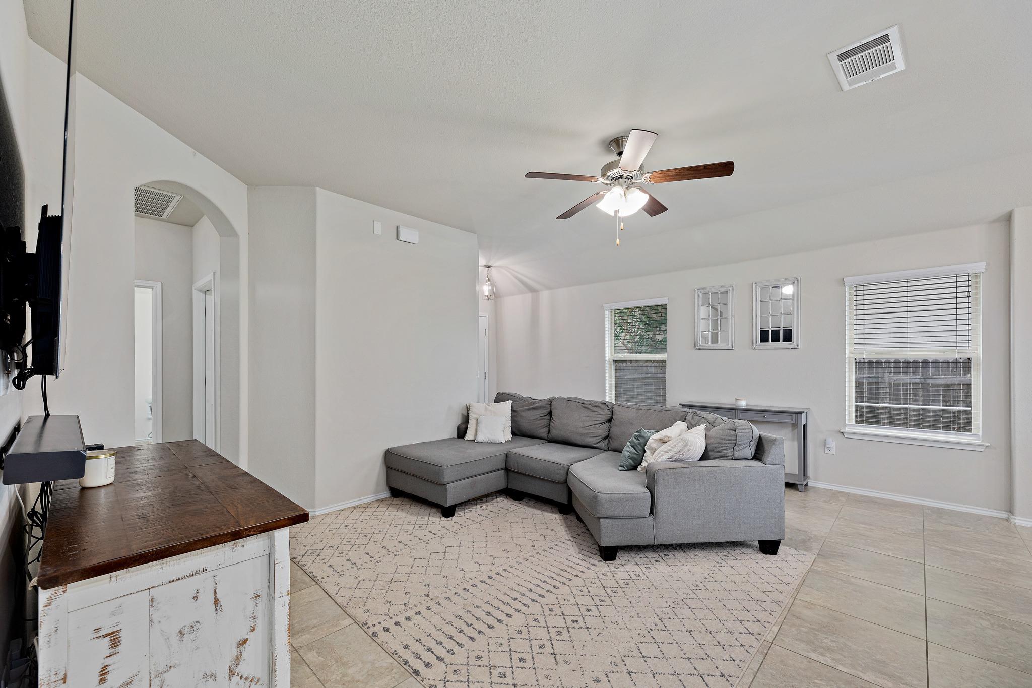 382 Limerick RD — photo 4