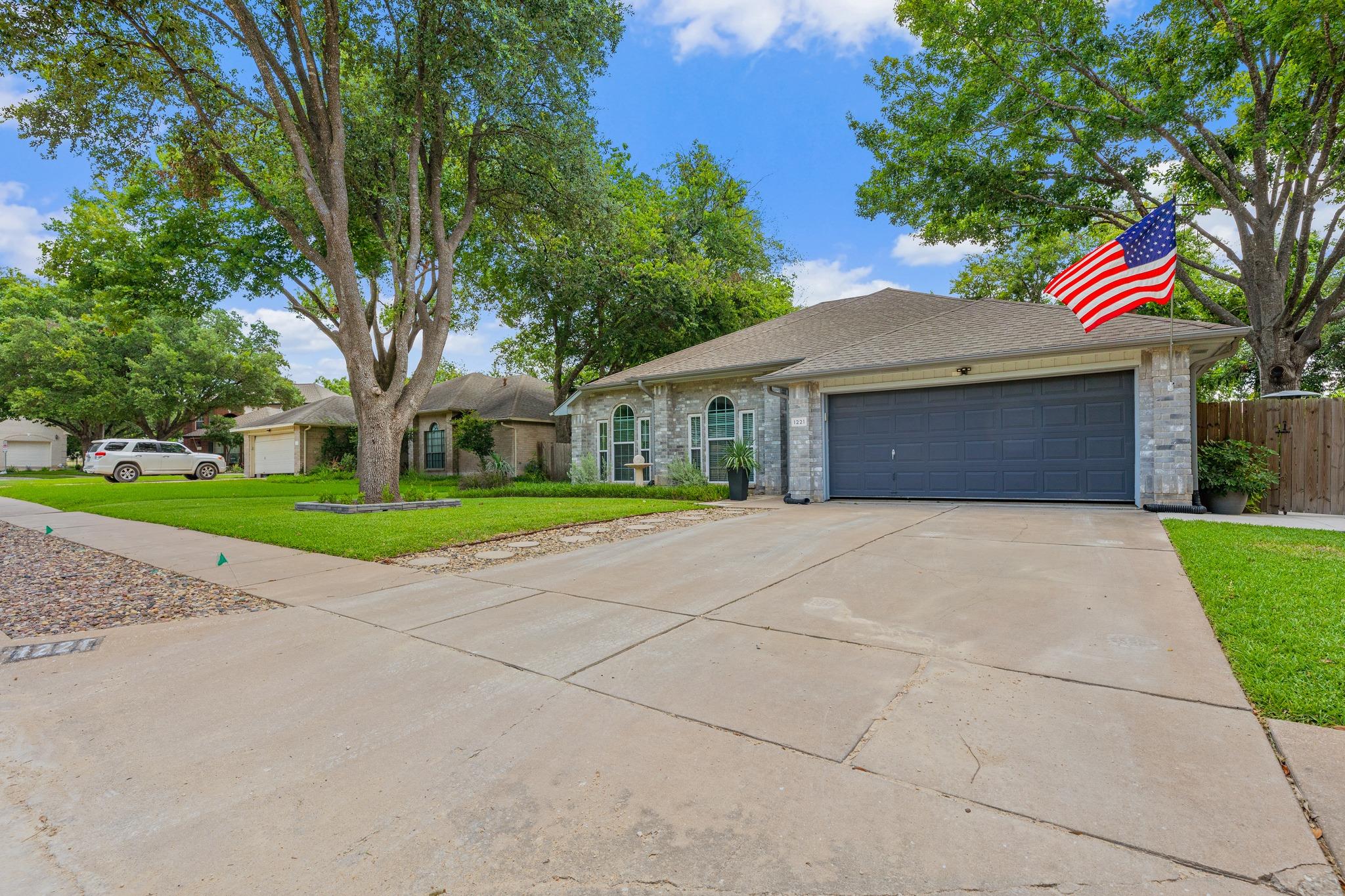 1221 Bell Rock CIR — photo 3