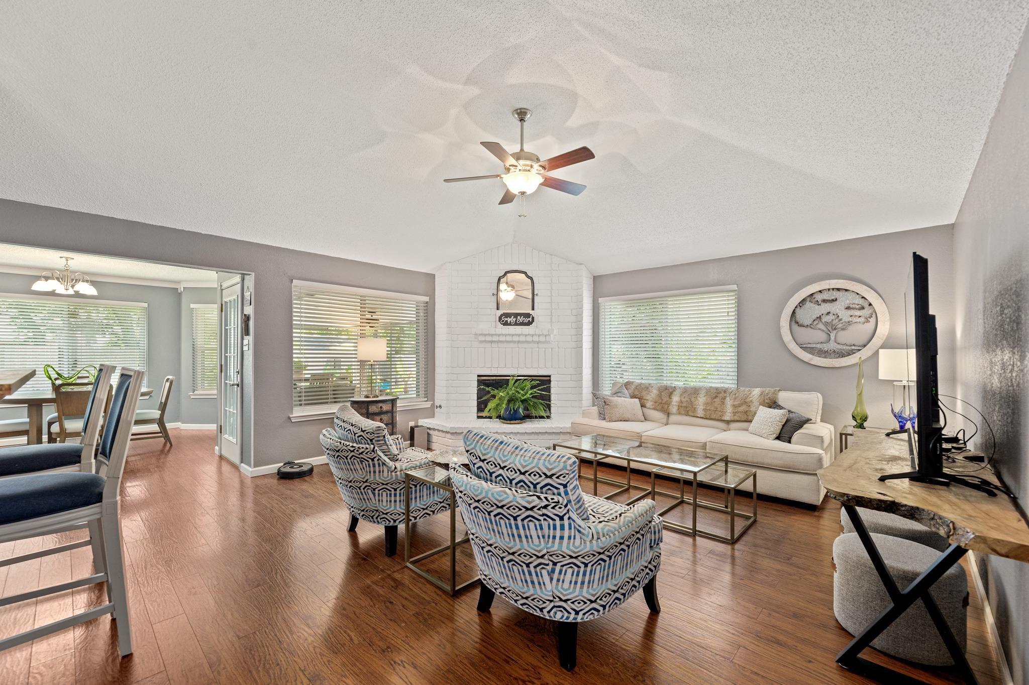1221 Bell Rock CIR — photo 4