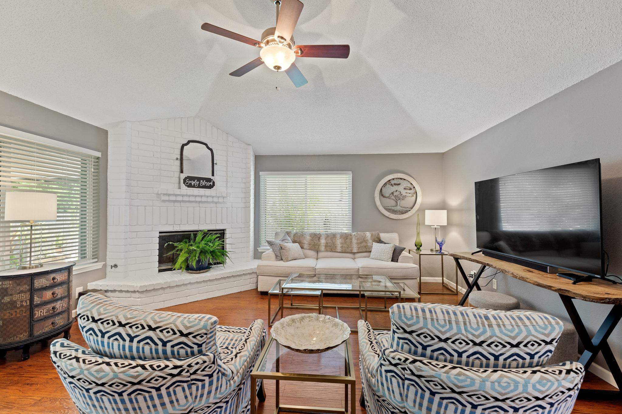 1221 Bell Rock CIR — photo 5