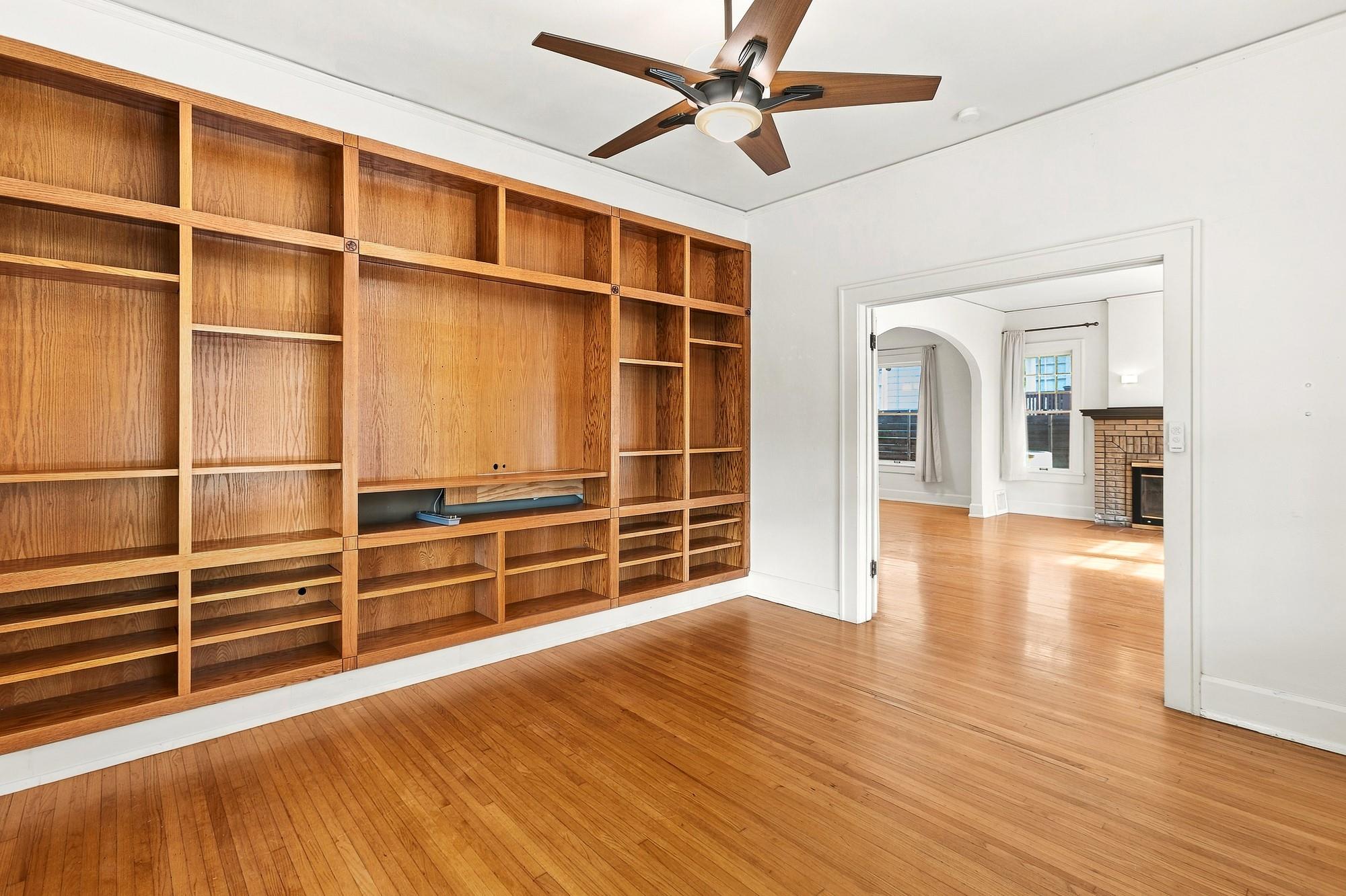 3200 Harris Park Ave — photo 4