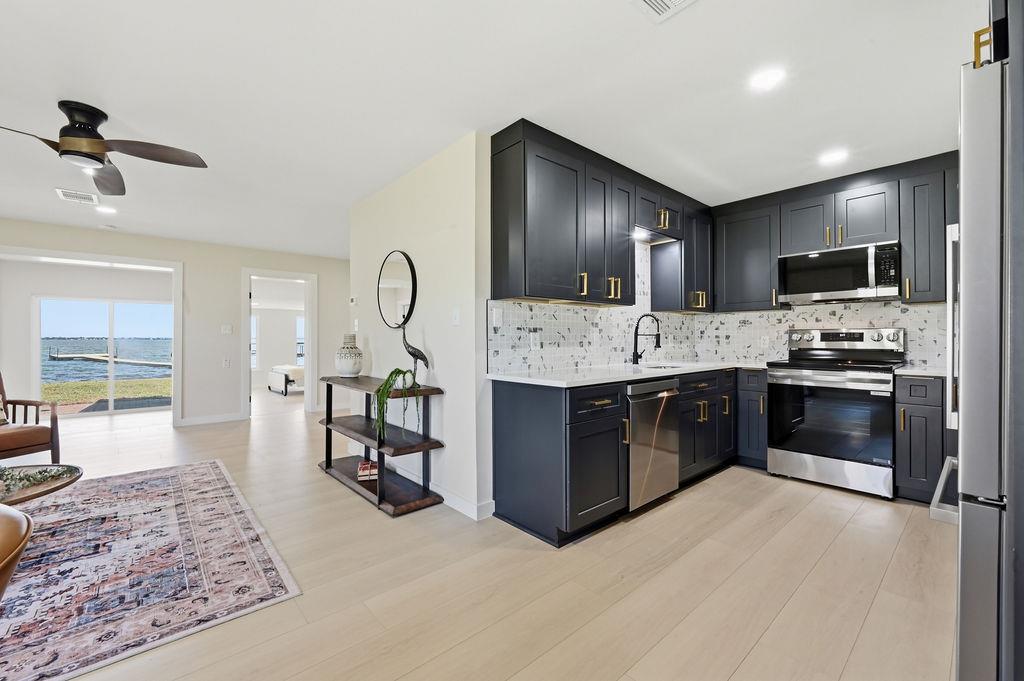 819 Lakeshore LOOP — photo 3