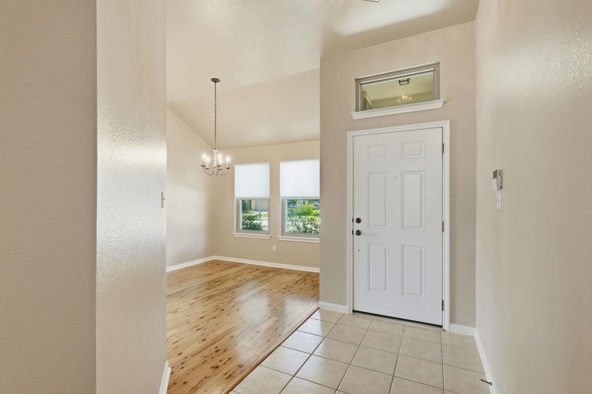 200 Gainer DR — photo 3