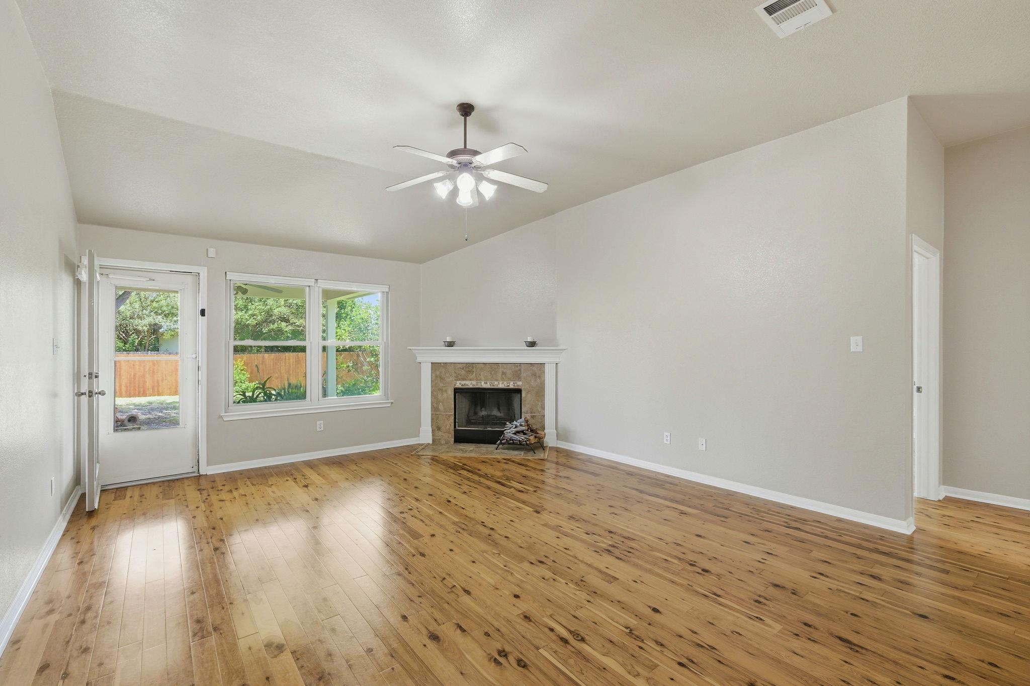200 Gainer DR — photo 5