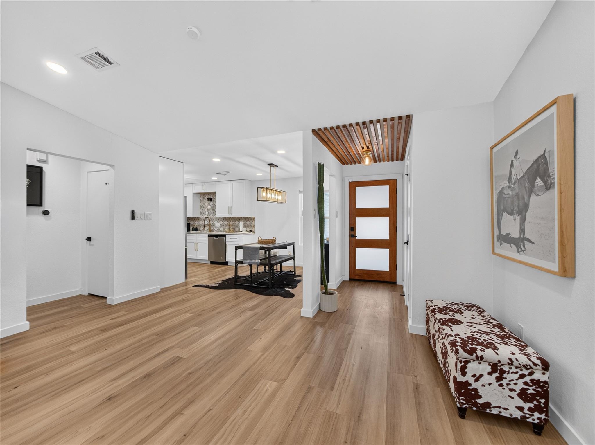 2102 Lear LN — photo 3