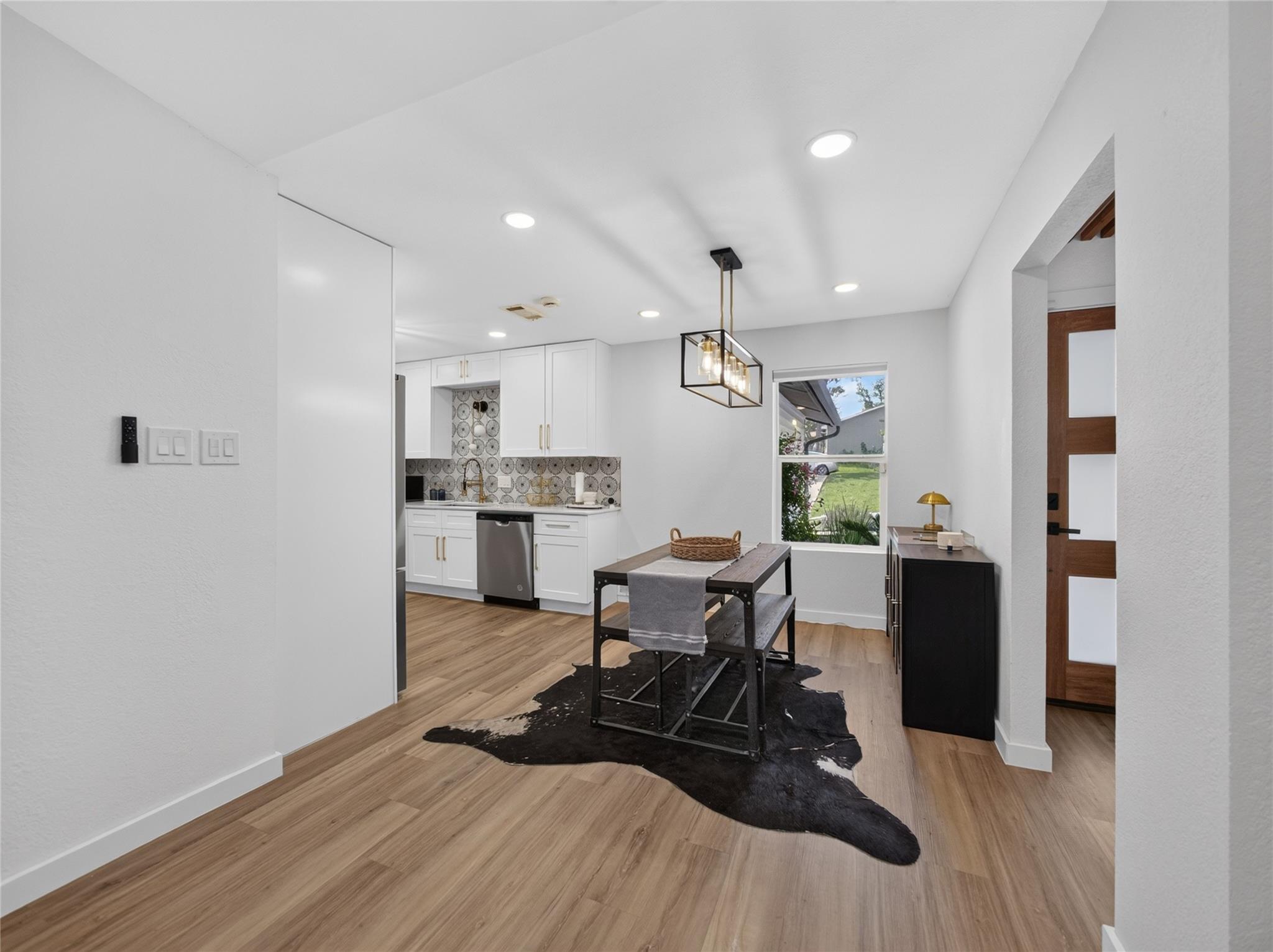 2102 Lear LN — photo 4