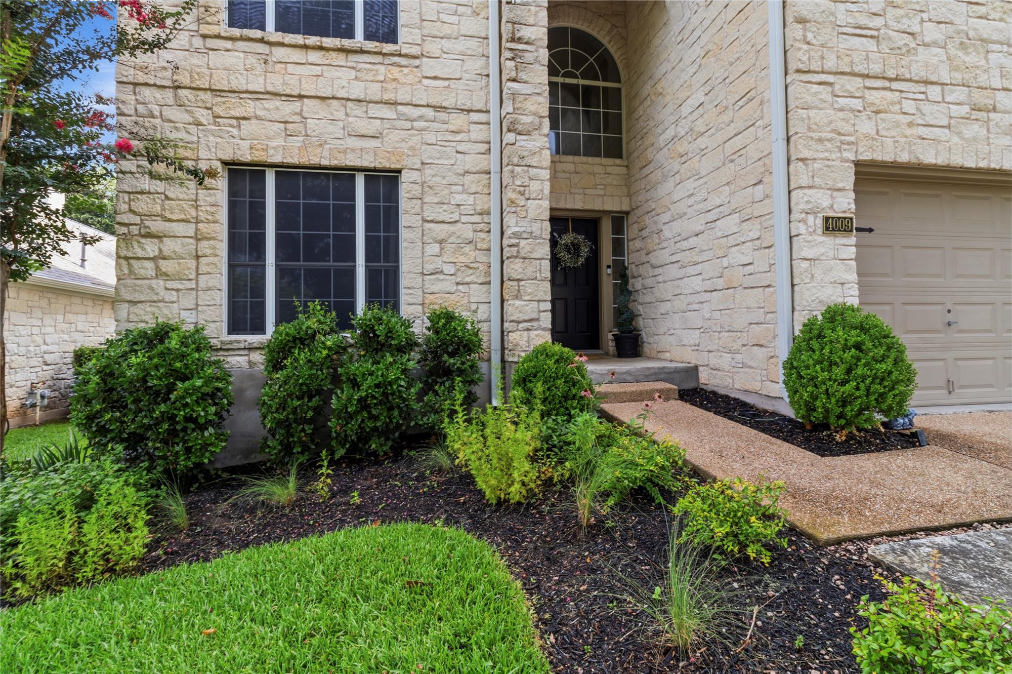 4009 Sable Oaks DR — photo 3