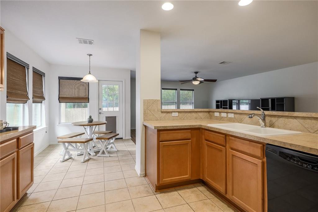 433 Moorhen CV — photo 3