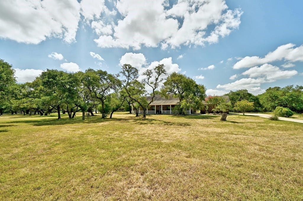200 Oak Hollow LN — photo 3