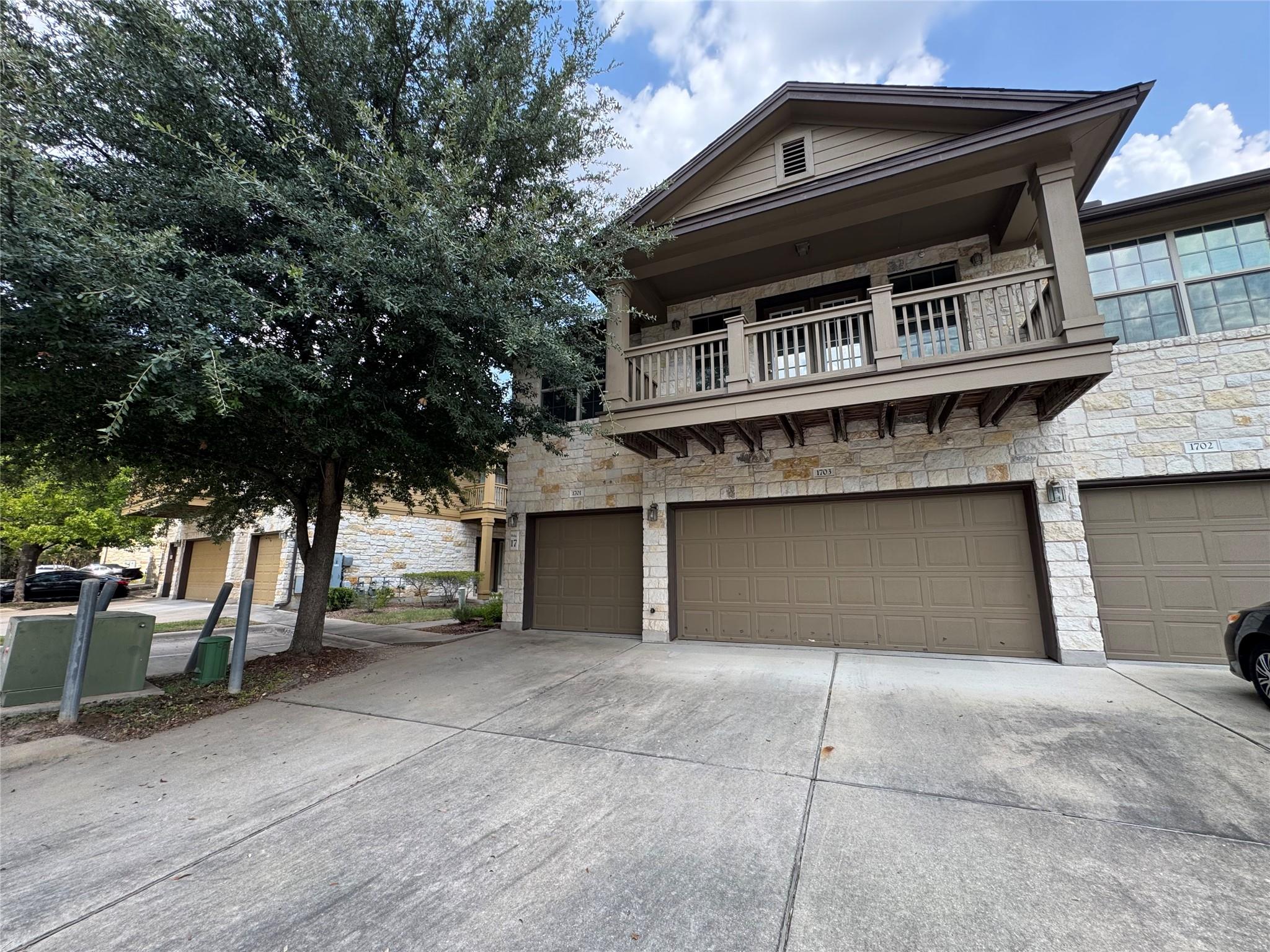 1310 Parmer LN #1701 — photo 3