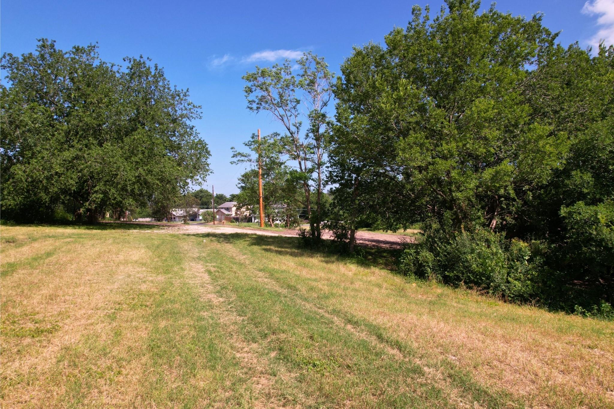 2610 & 2606 Metcalfe RD — photo 4