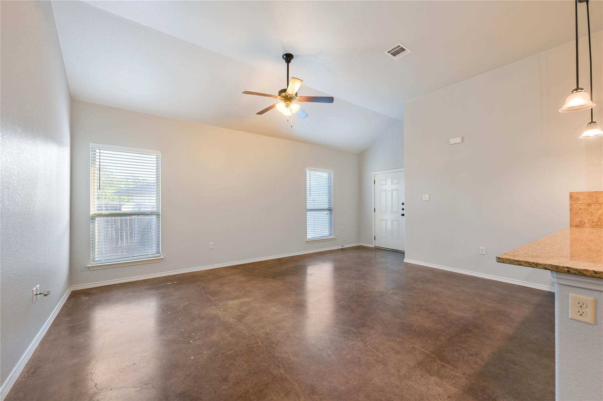 265 Joanne LOOP #B — photo 4