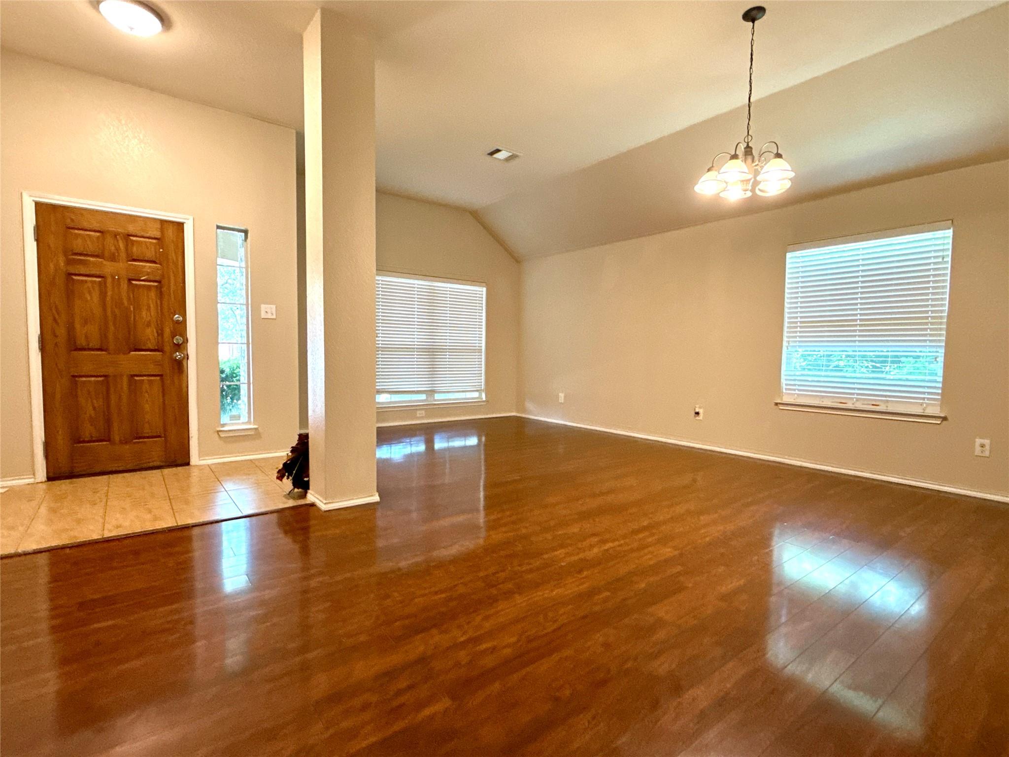 1213 Rainbow Parke DR — photo 3