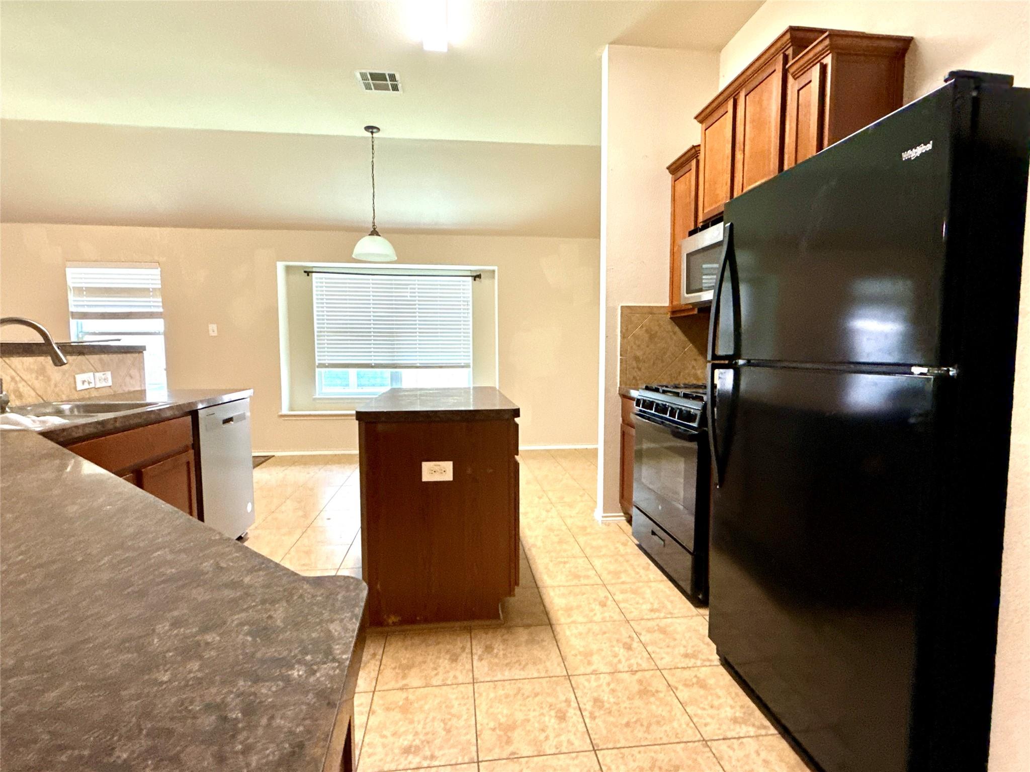 1213 Rainbow Parke DR — photo 4