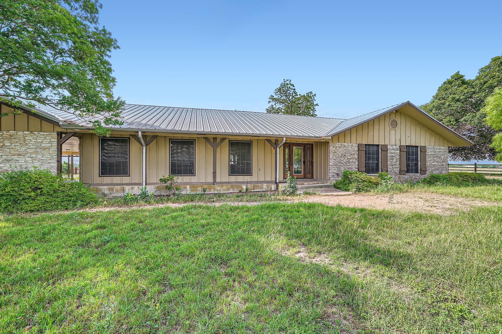 1850 County Road 105 — photo 3