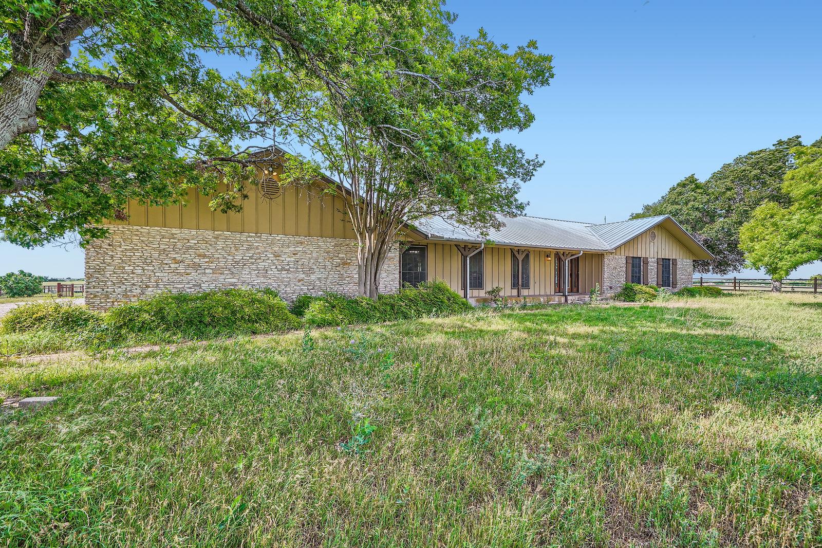 1850 County Road 105 — photo 5
