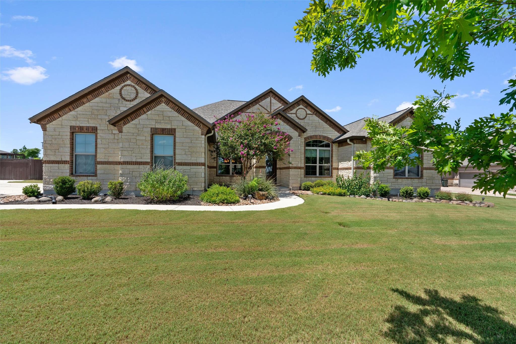 209 Vienna DR — photo 3