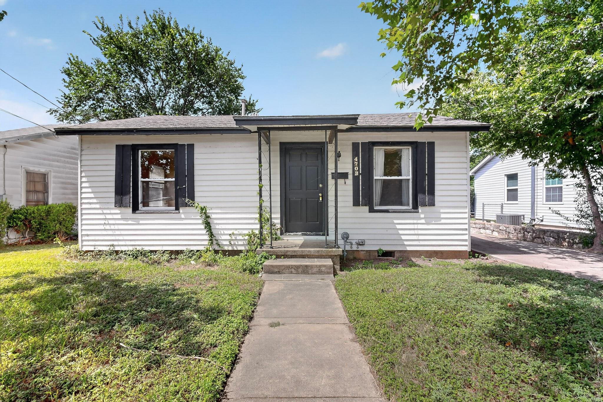 4703 Leslie Ave — photo 4