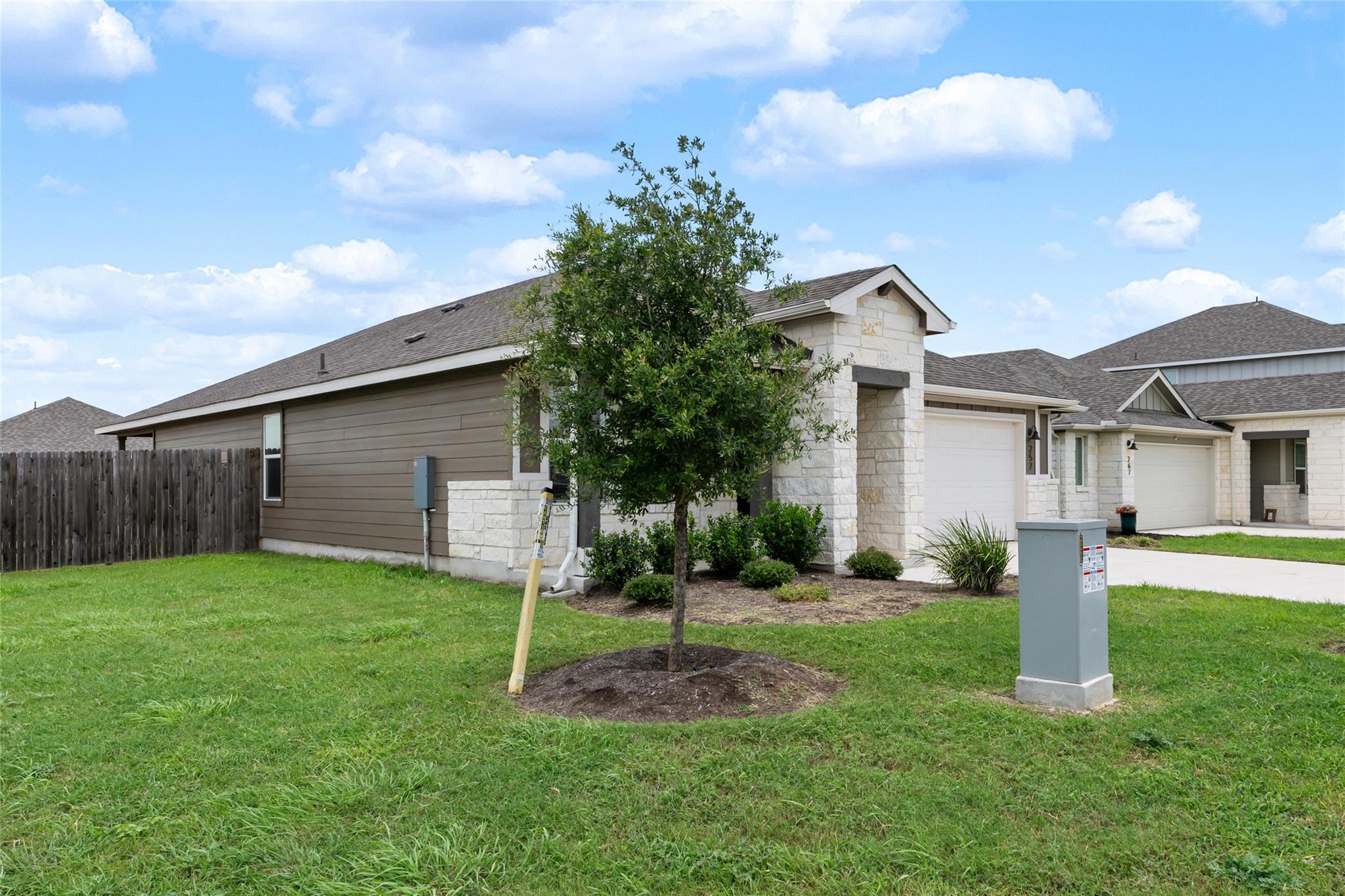 257 Fossil DR — photo 3