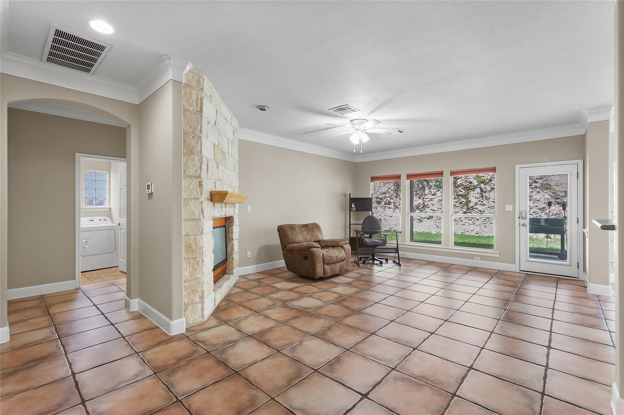6914 Thorncliffe DR — photo 5