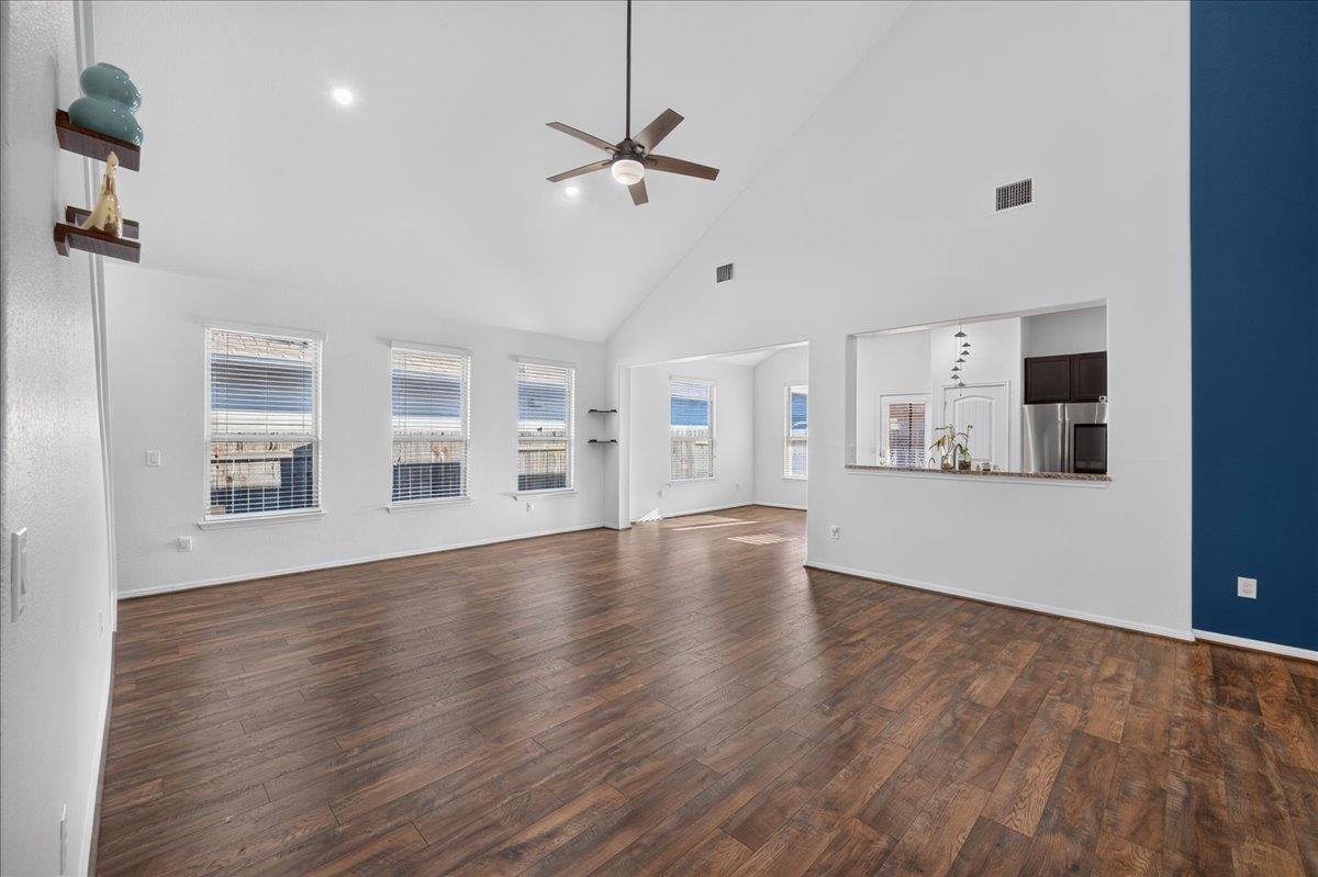617 Cortona LN — photo 5