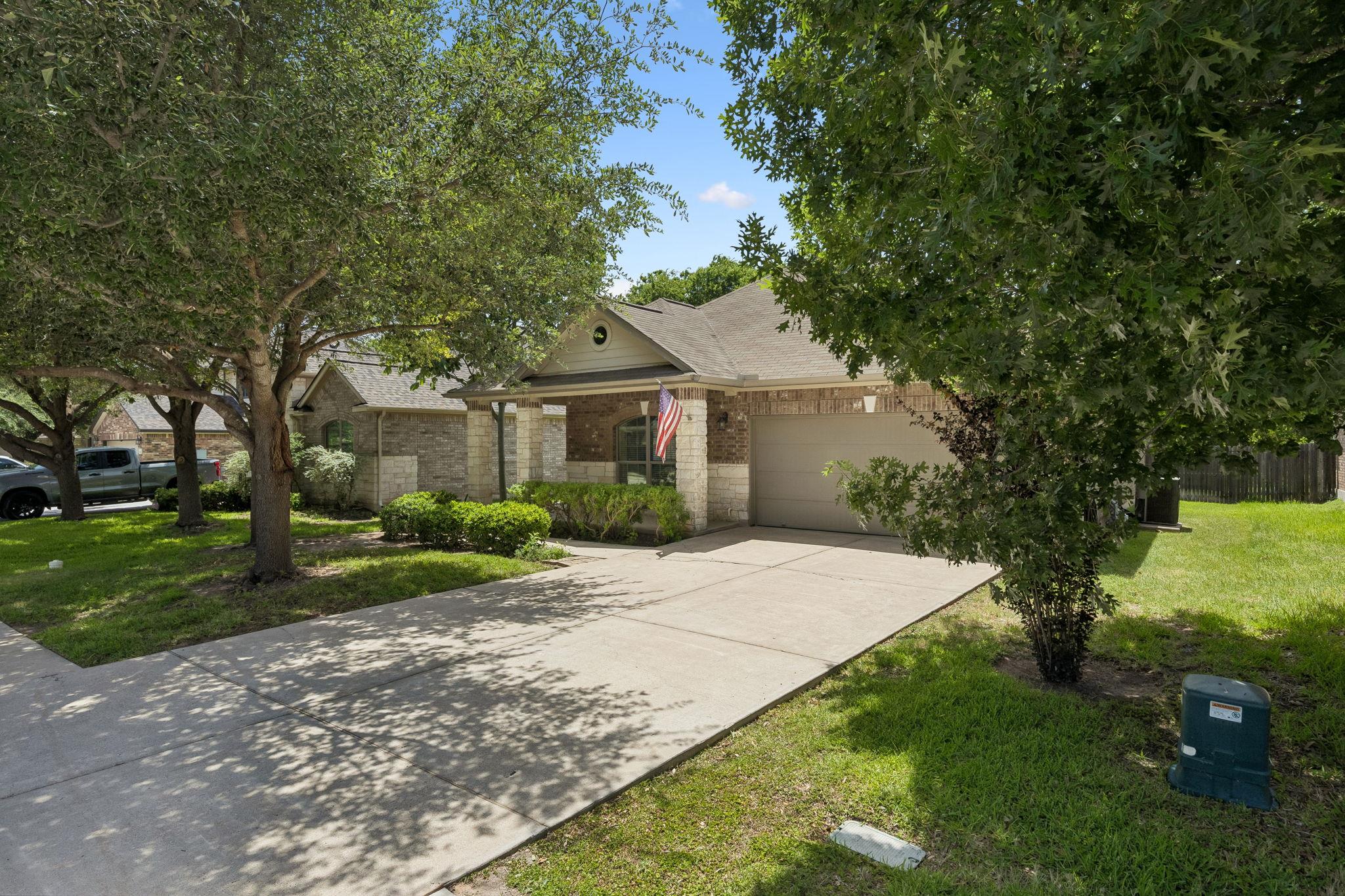1049 Sussex WAY — photo 3
