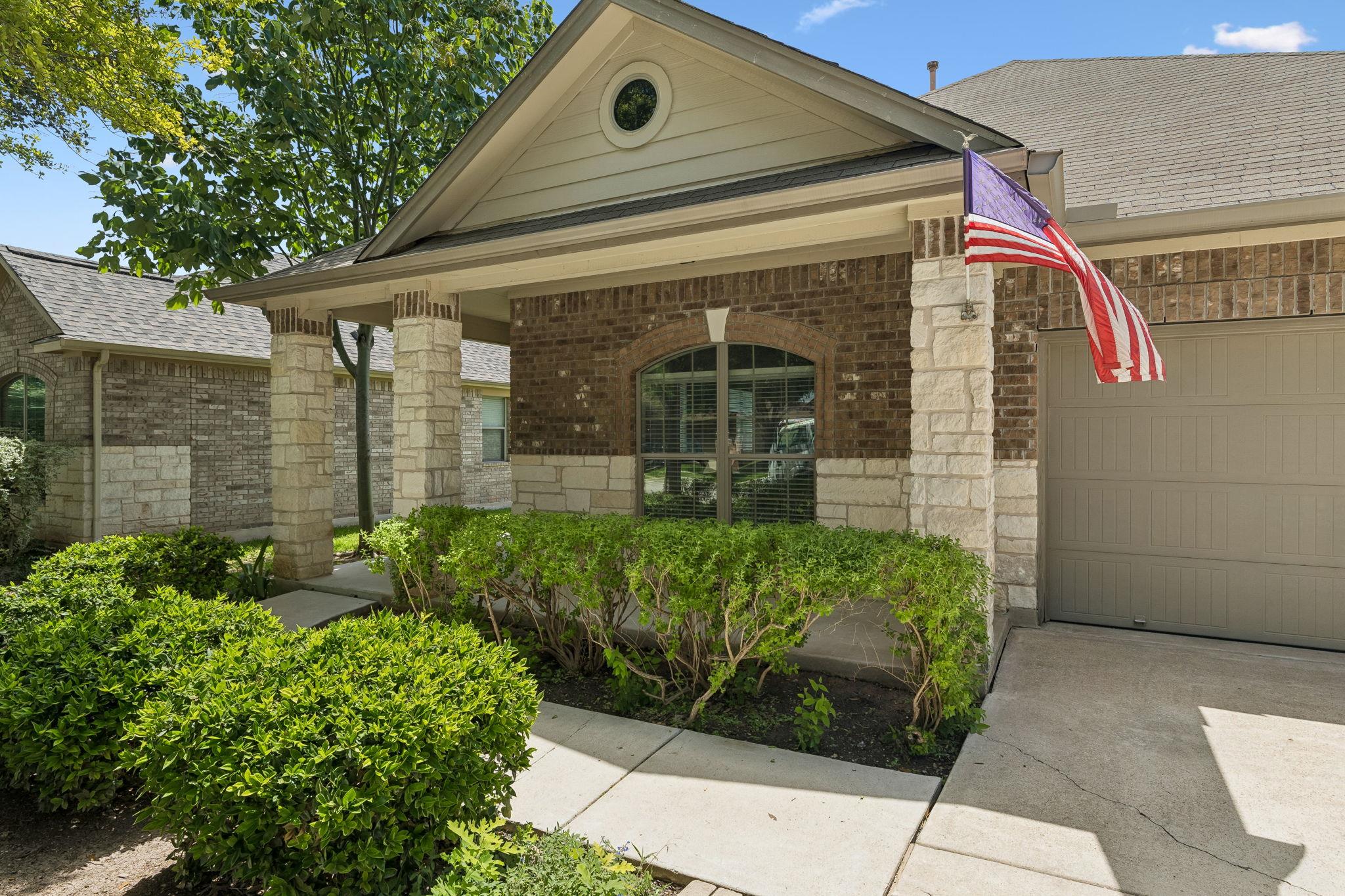 1049 Sussex WAY — photo 4