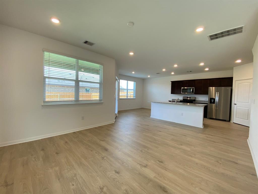225 Saide ST — photo 3