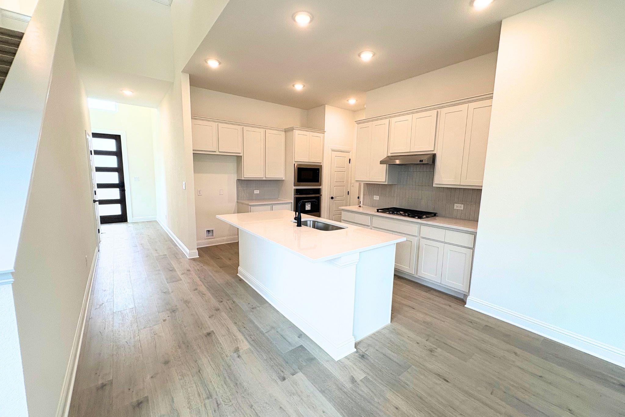 1044 Stonehill DR — photo 3