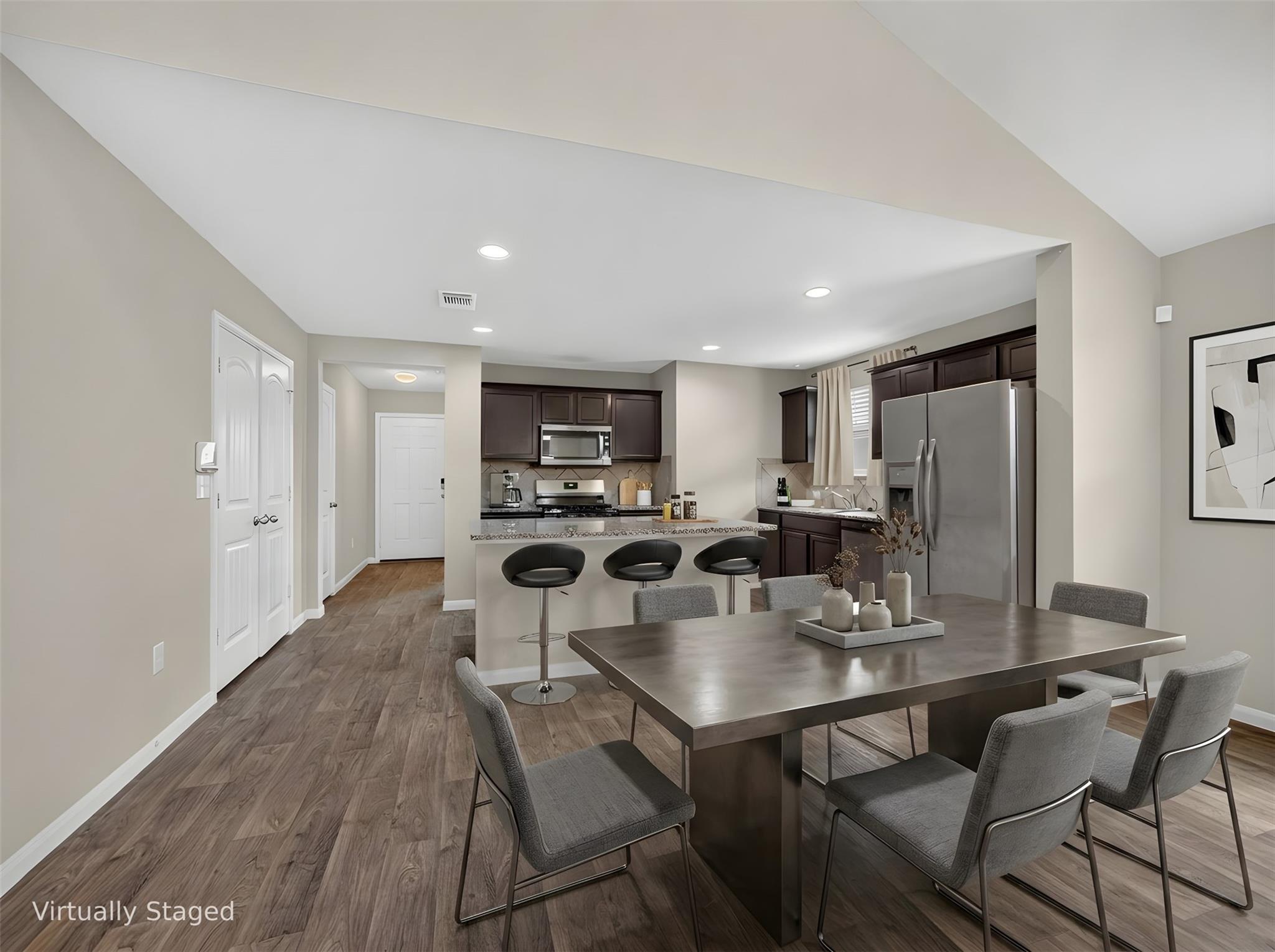 15001 Custis LN — photo 4