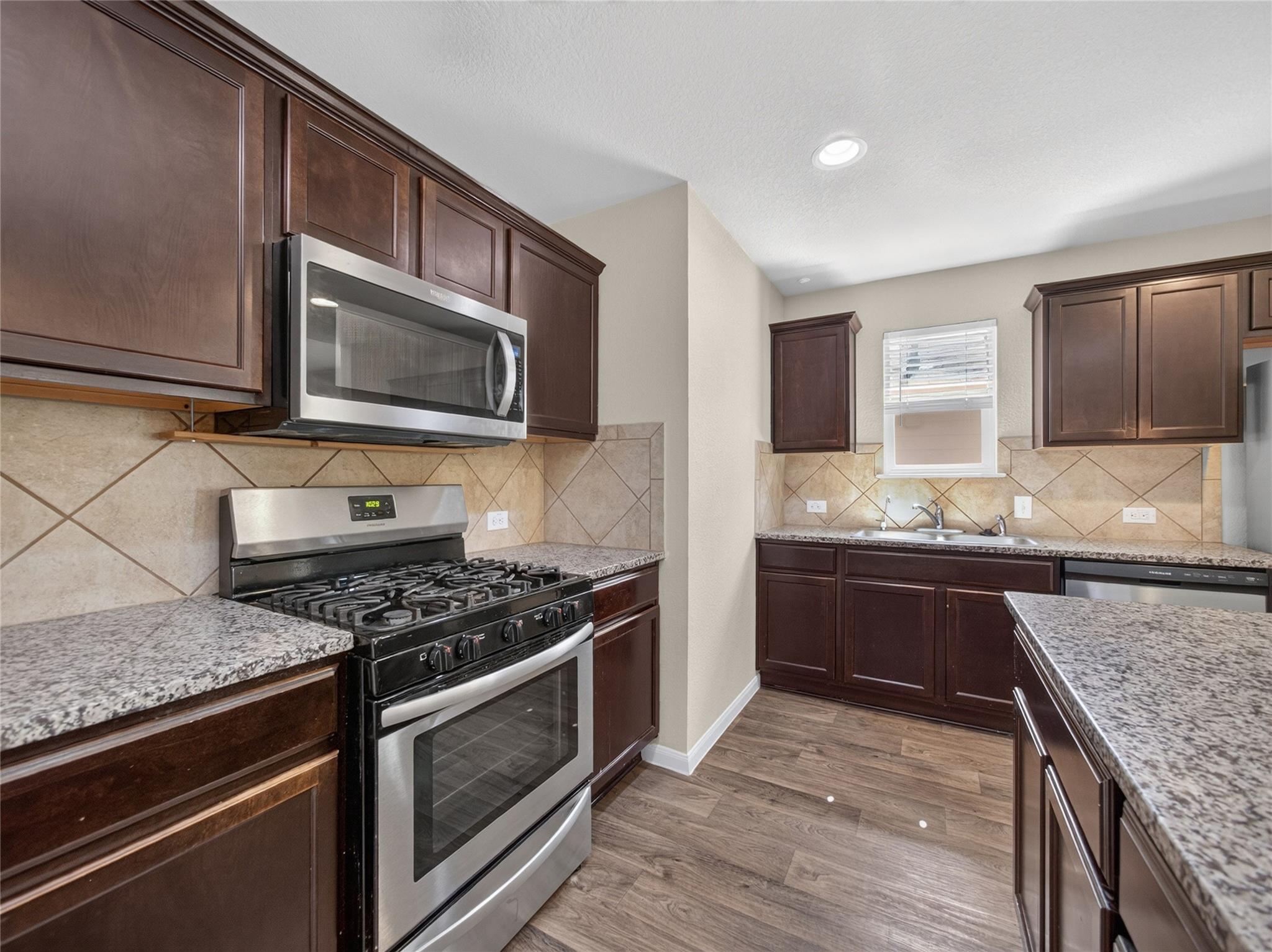 15001 Custis LN — photo 5